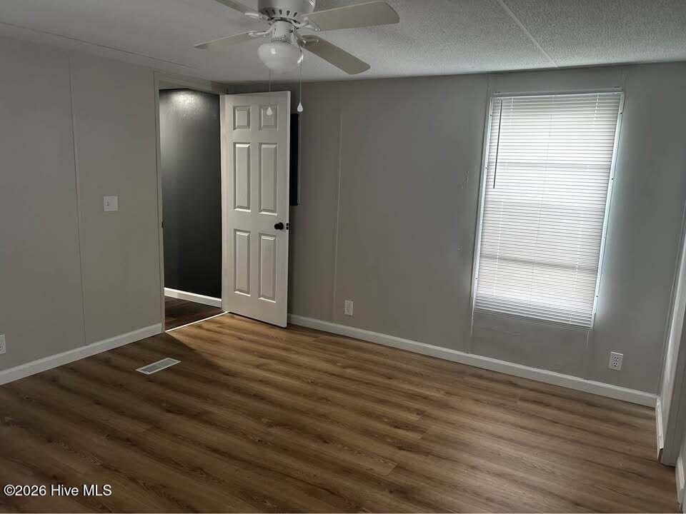 100569562 | Photo 13