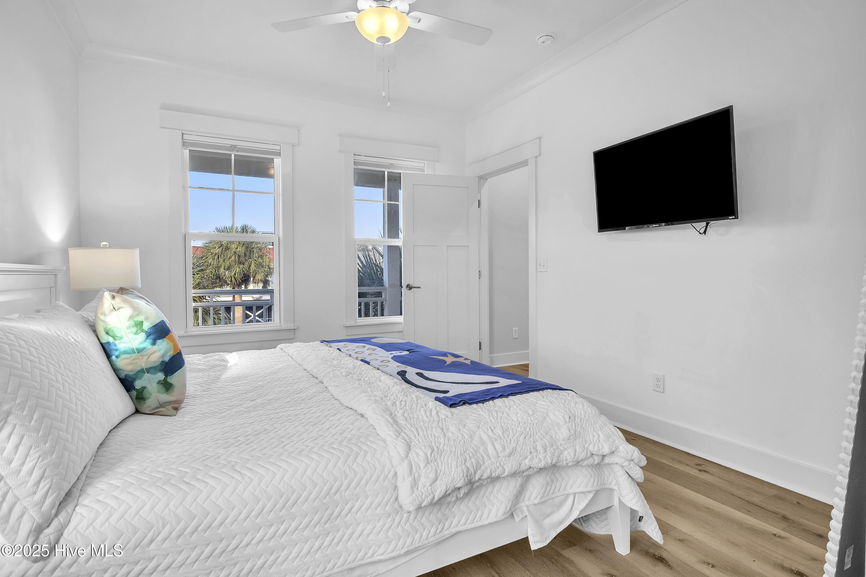 100540464 | Photo 51