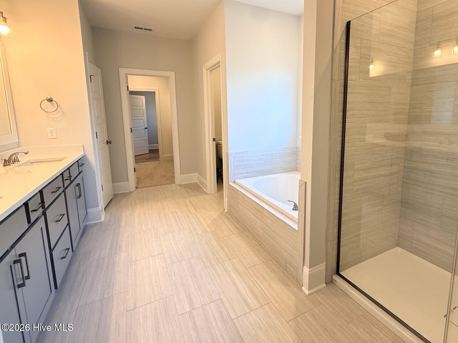 100539800 | Photo 15