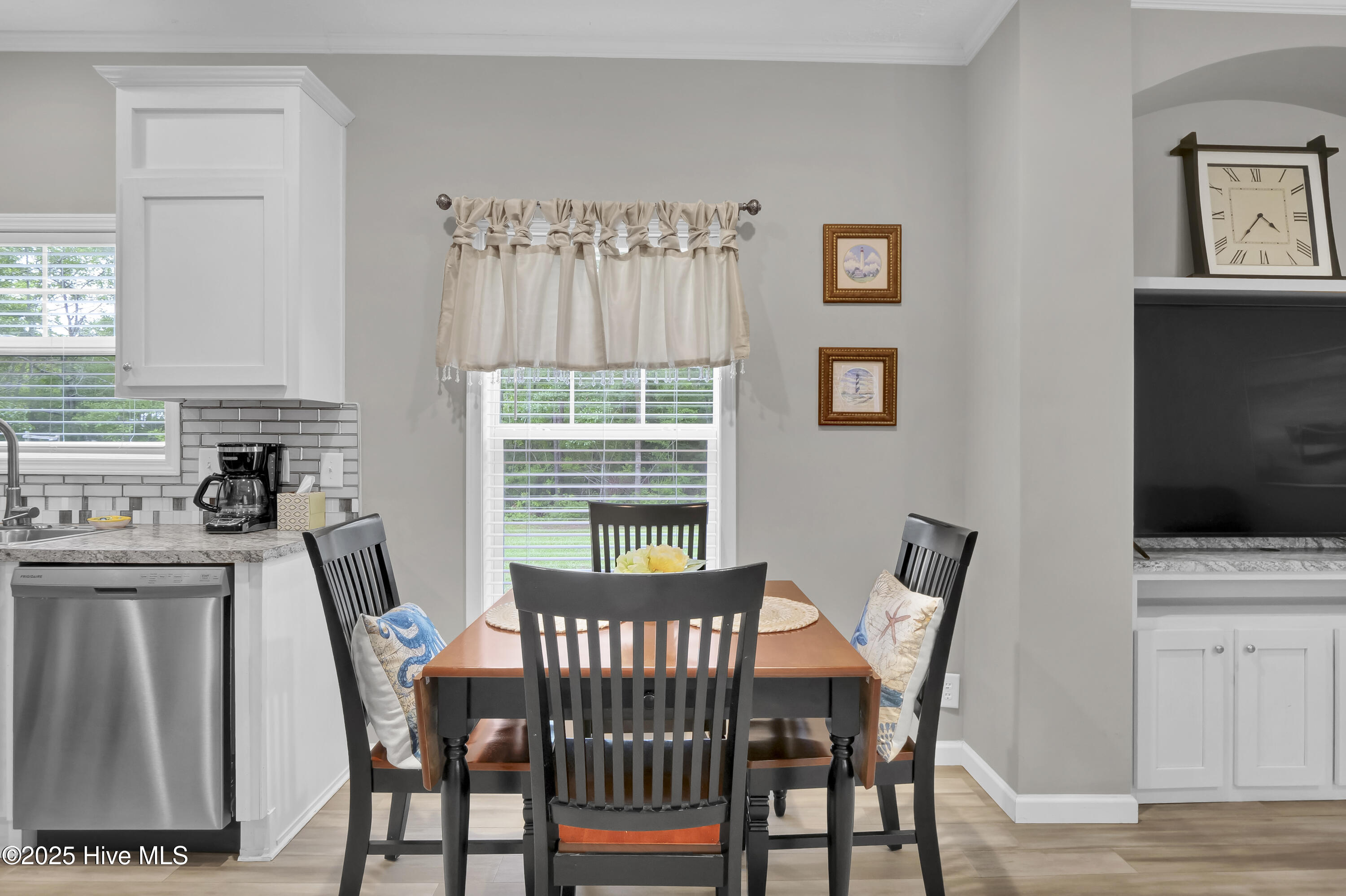 100510336 | Photo 13