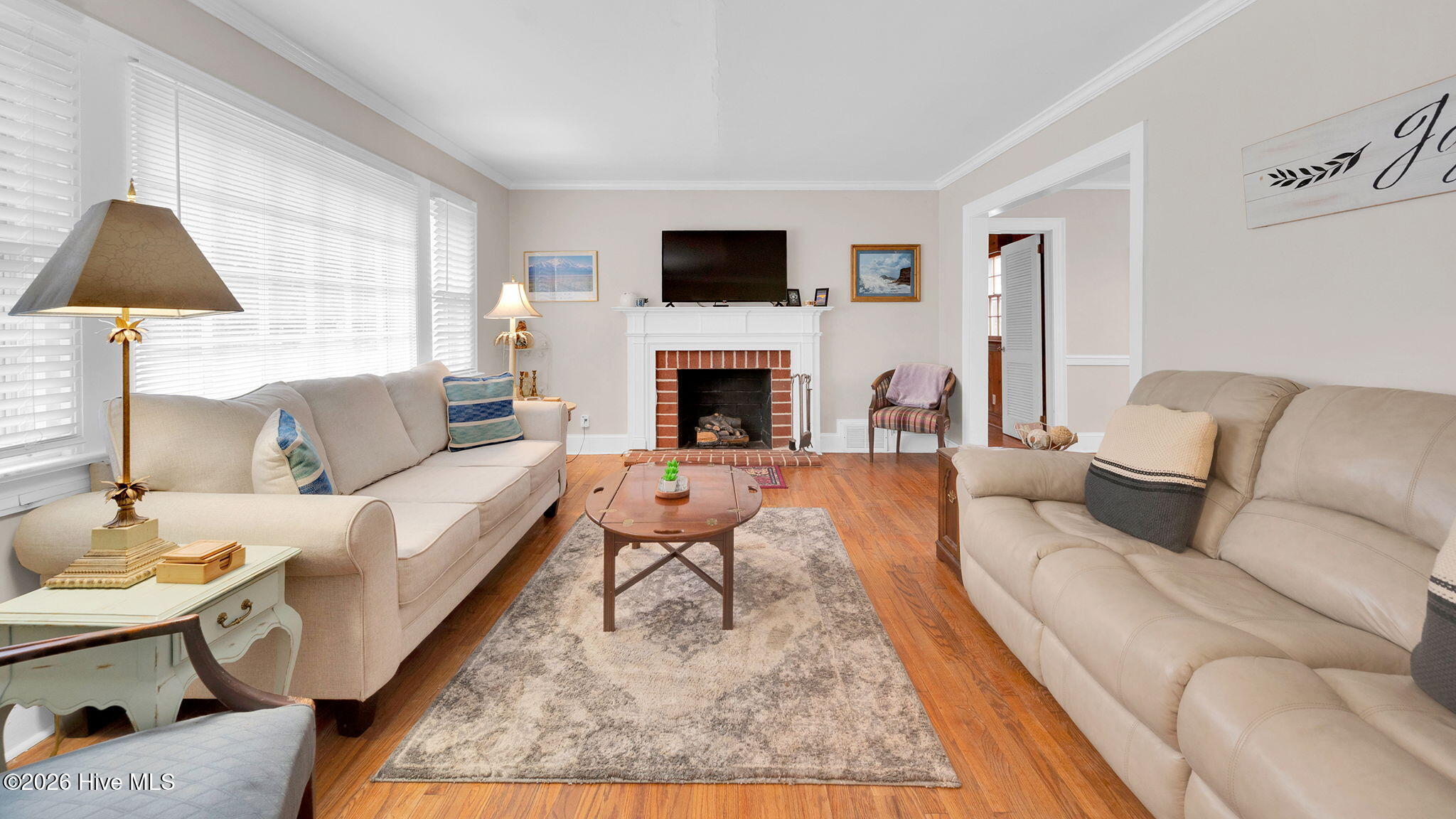 43-web-or-mls-1902 Sherwood Drive-42