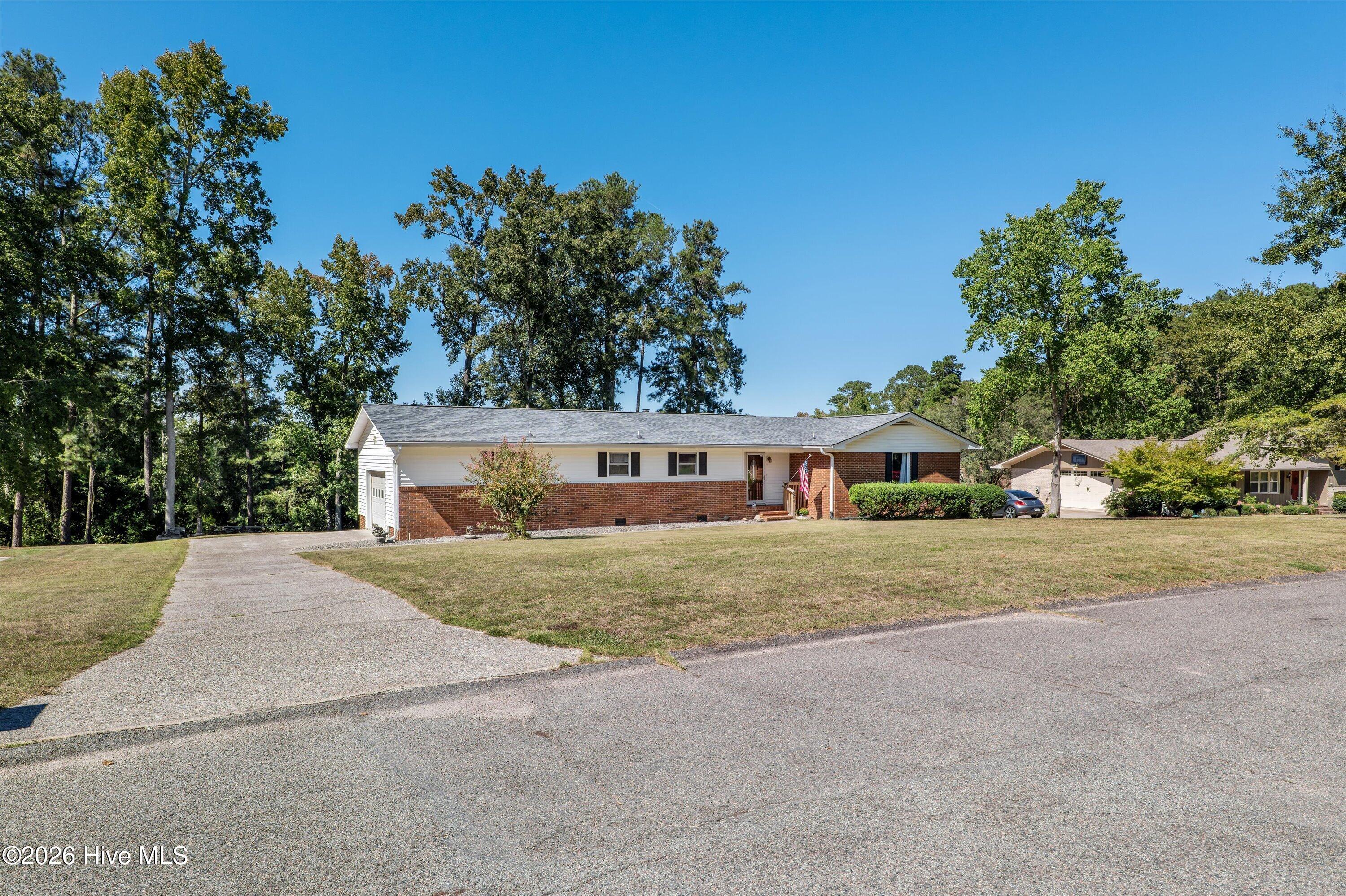 Photo 2 of Single family home for sale at 8 Shaddohill Pl, North Augusta, SC 29860 | MLS# 100607030 | Listing updated on 2026-10-01