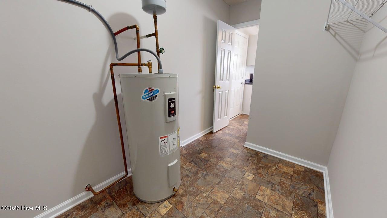 100564739 | Photo 19