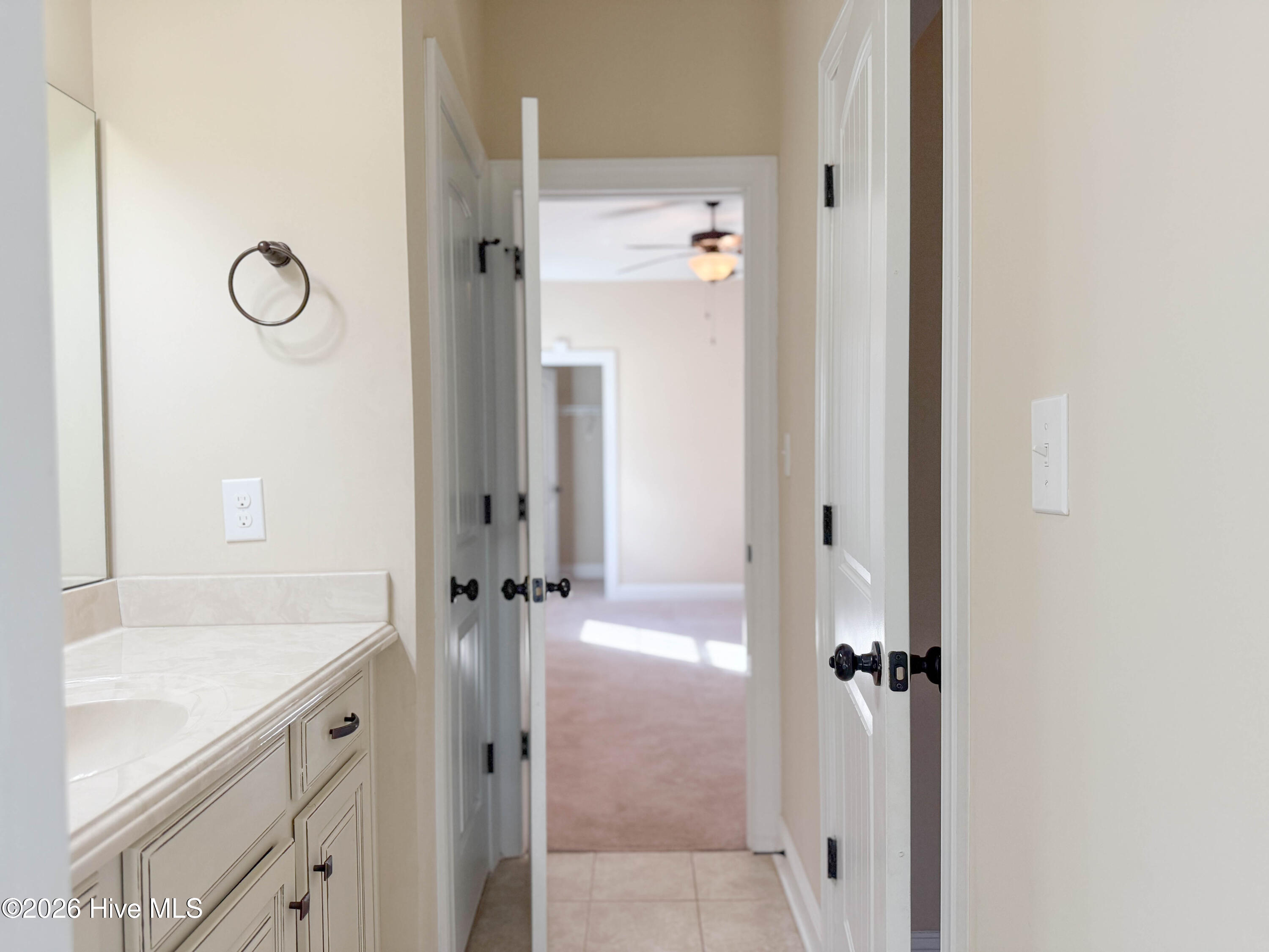 100550351 | Photo 41