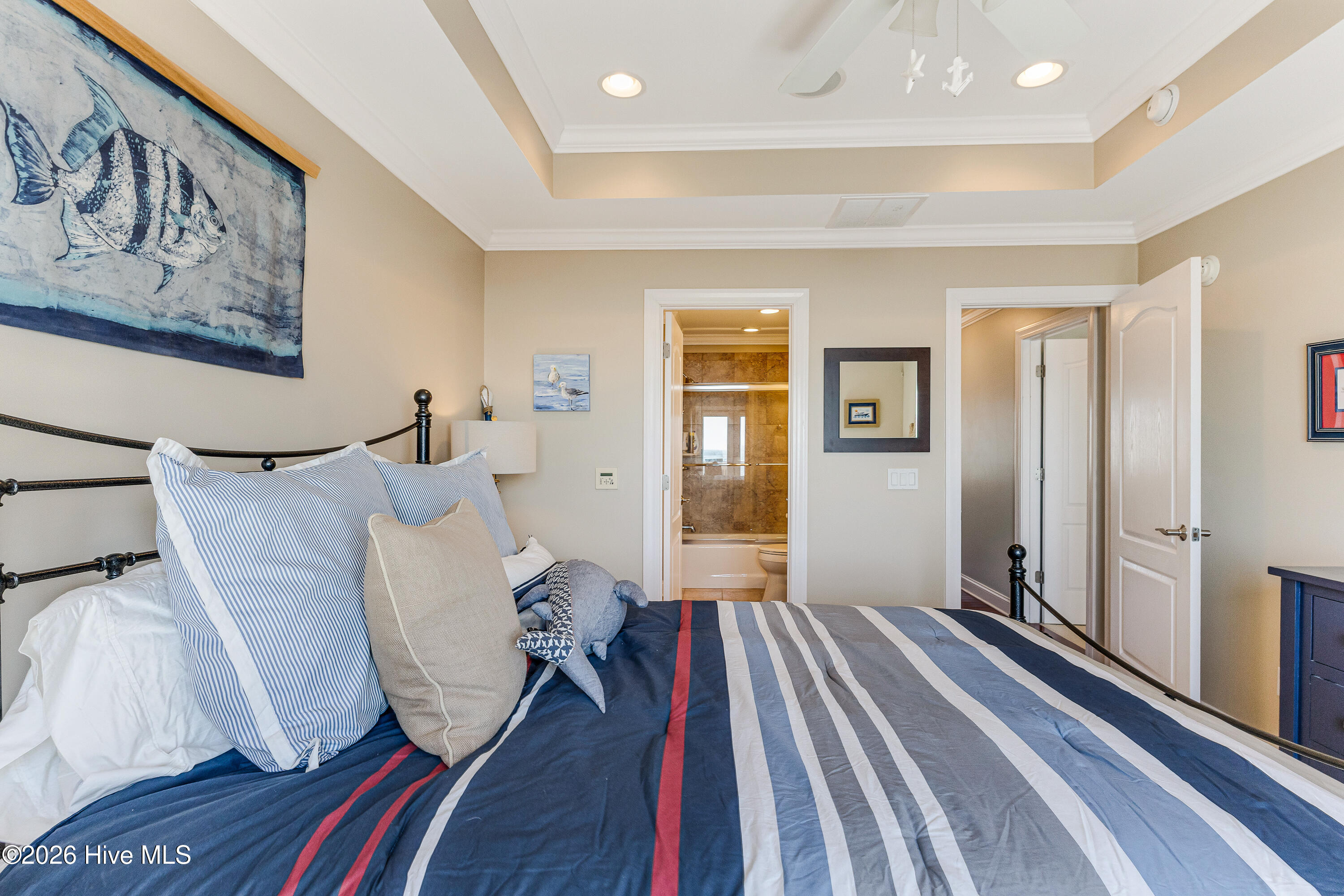 100567897 | Photo 39