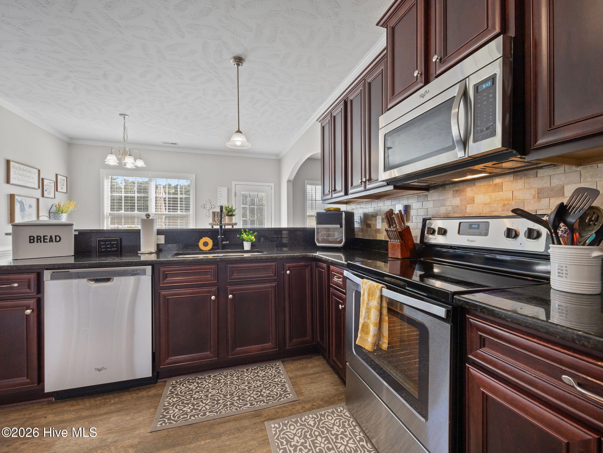 100566701 | Photo 21