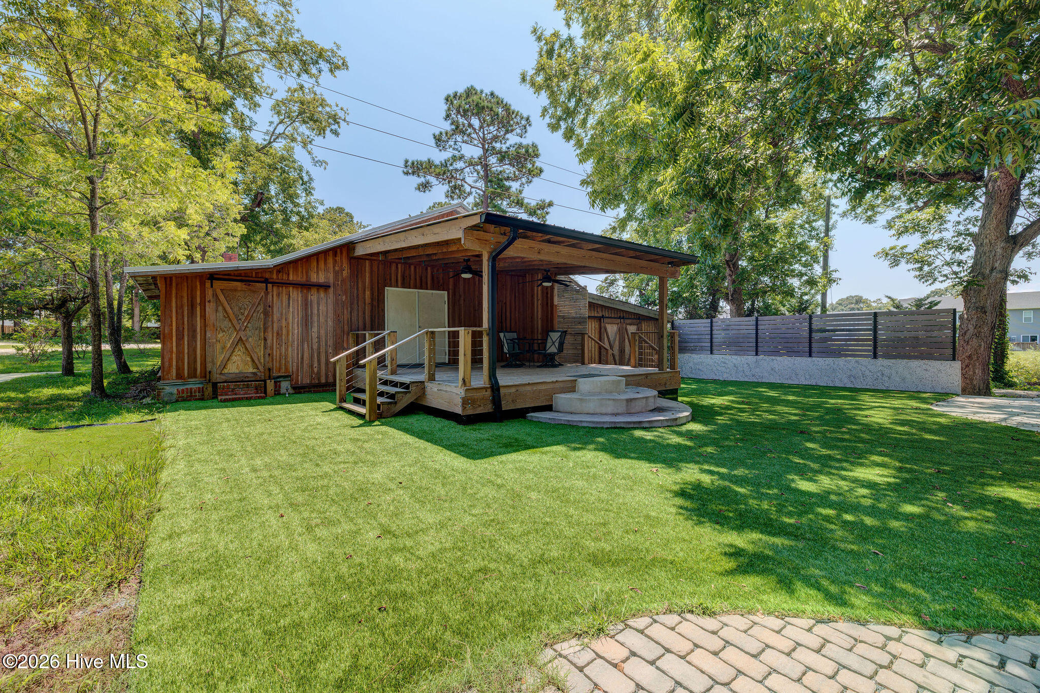 100558109 | Photo 55