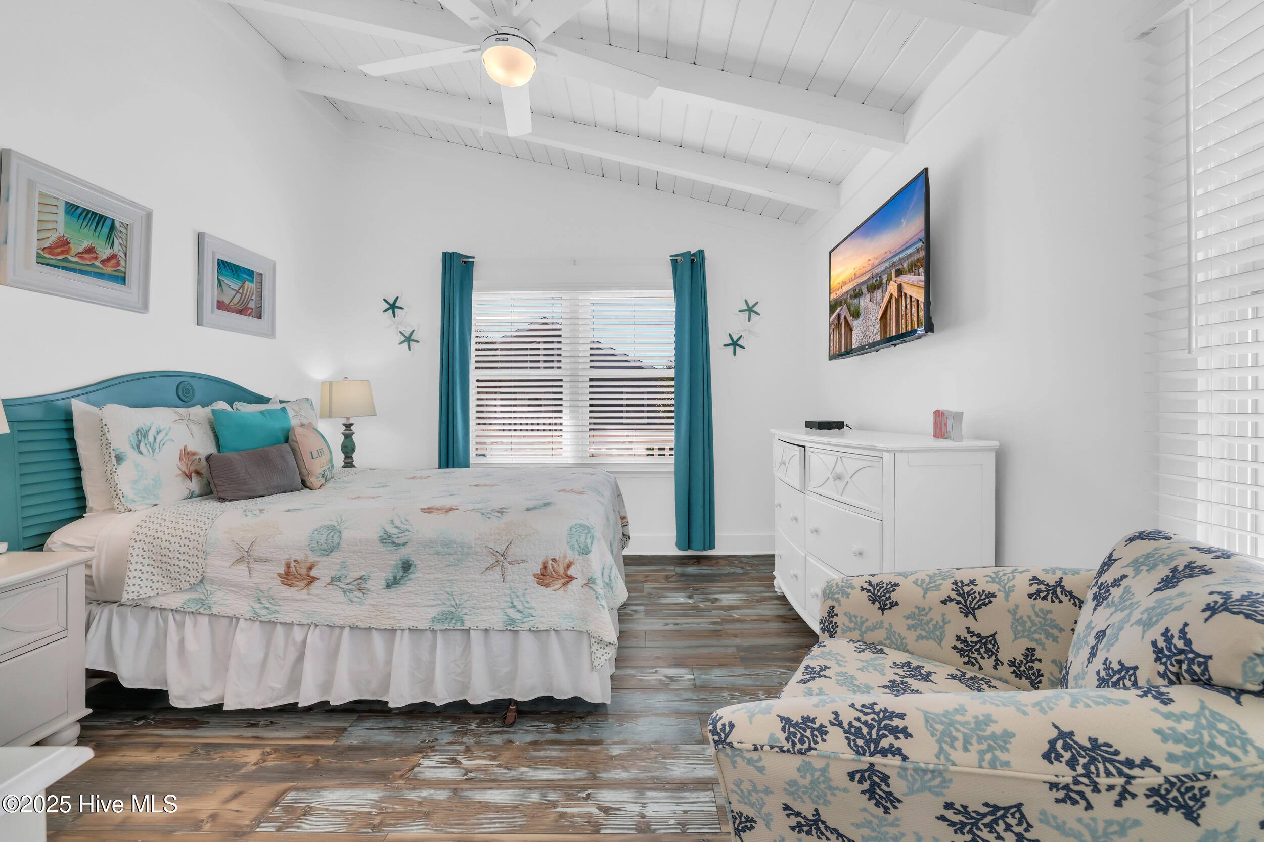 100536286 | Photo 35