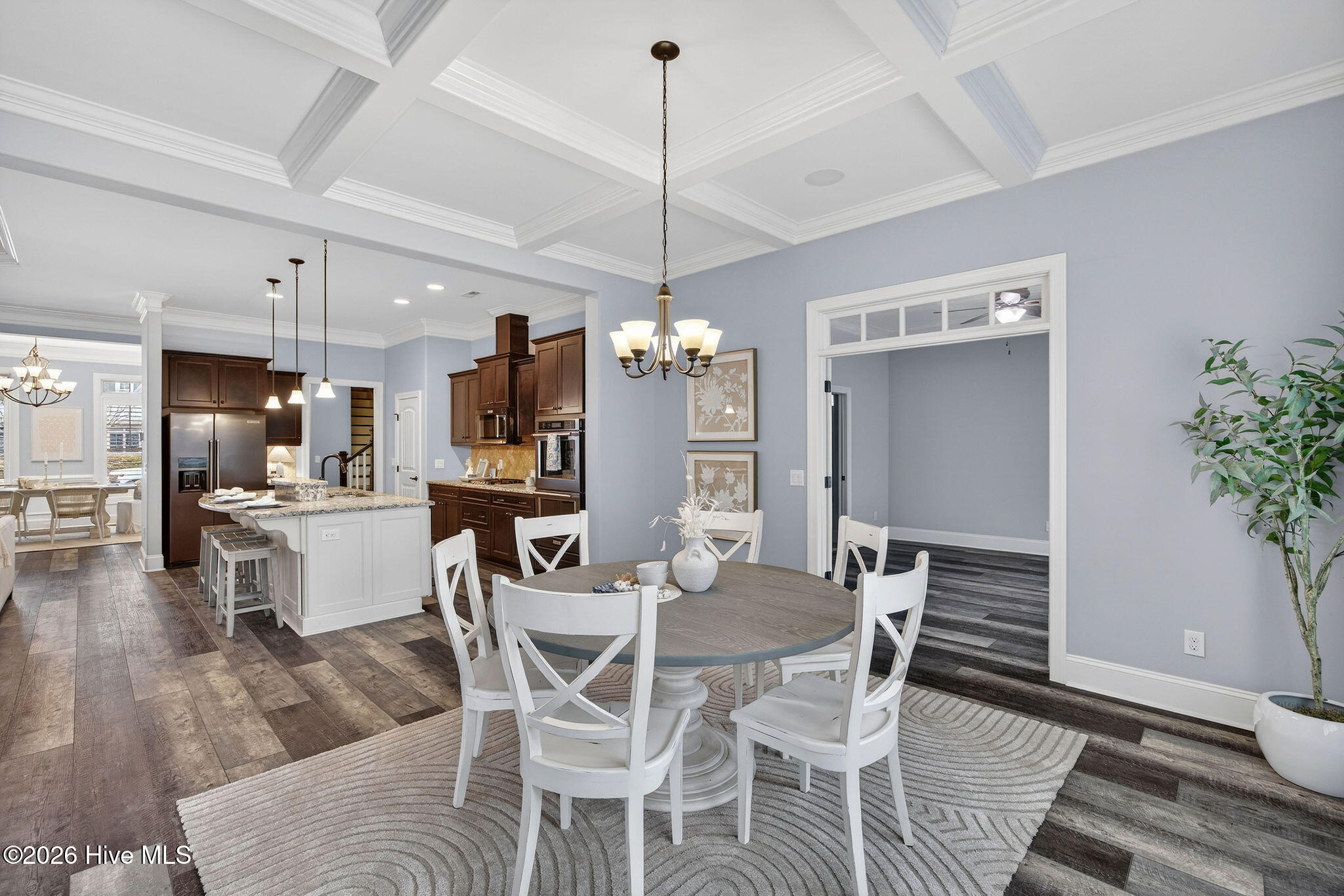 100559766 | Photo 24