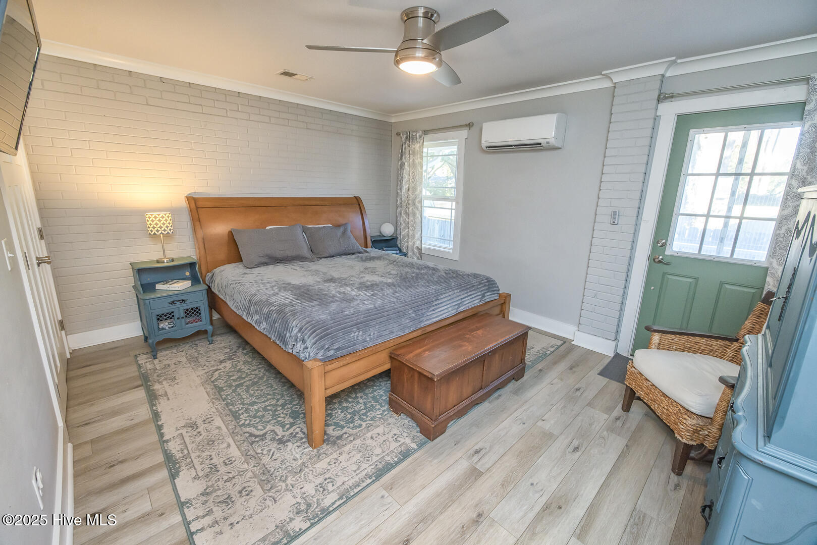 100556956 | Photo 47