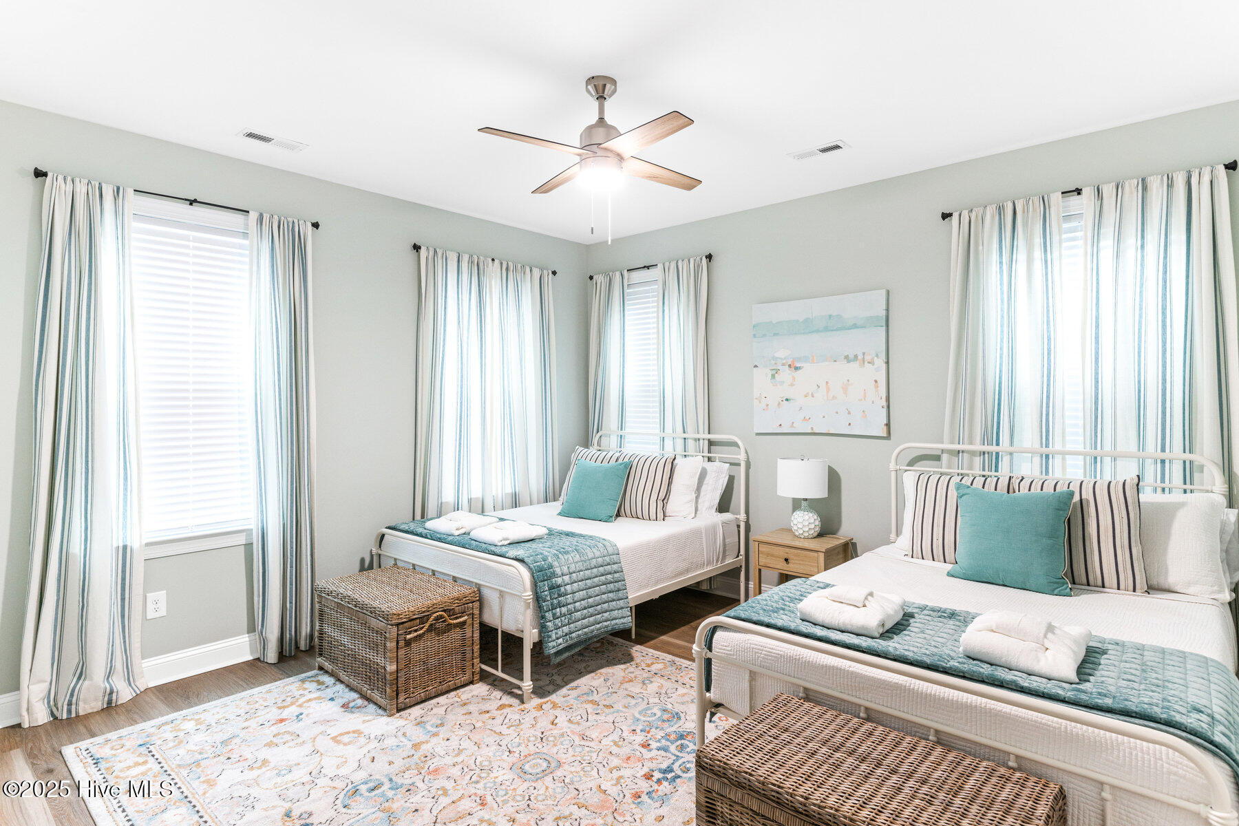 100508763 | Photo 42