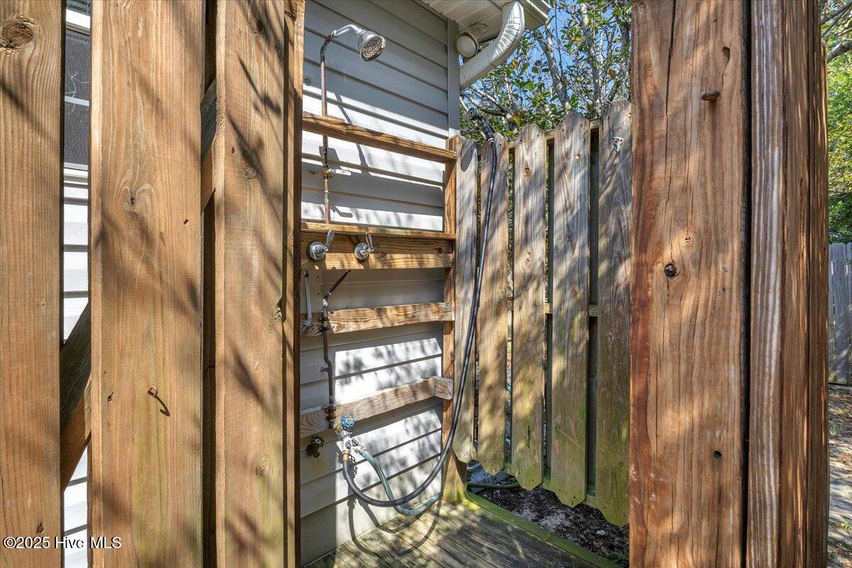 100532549 | Photo 31