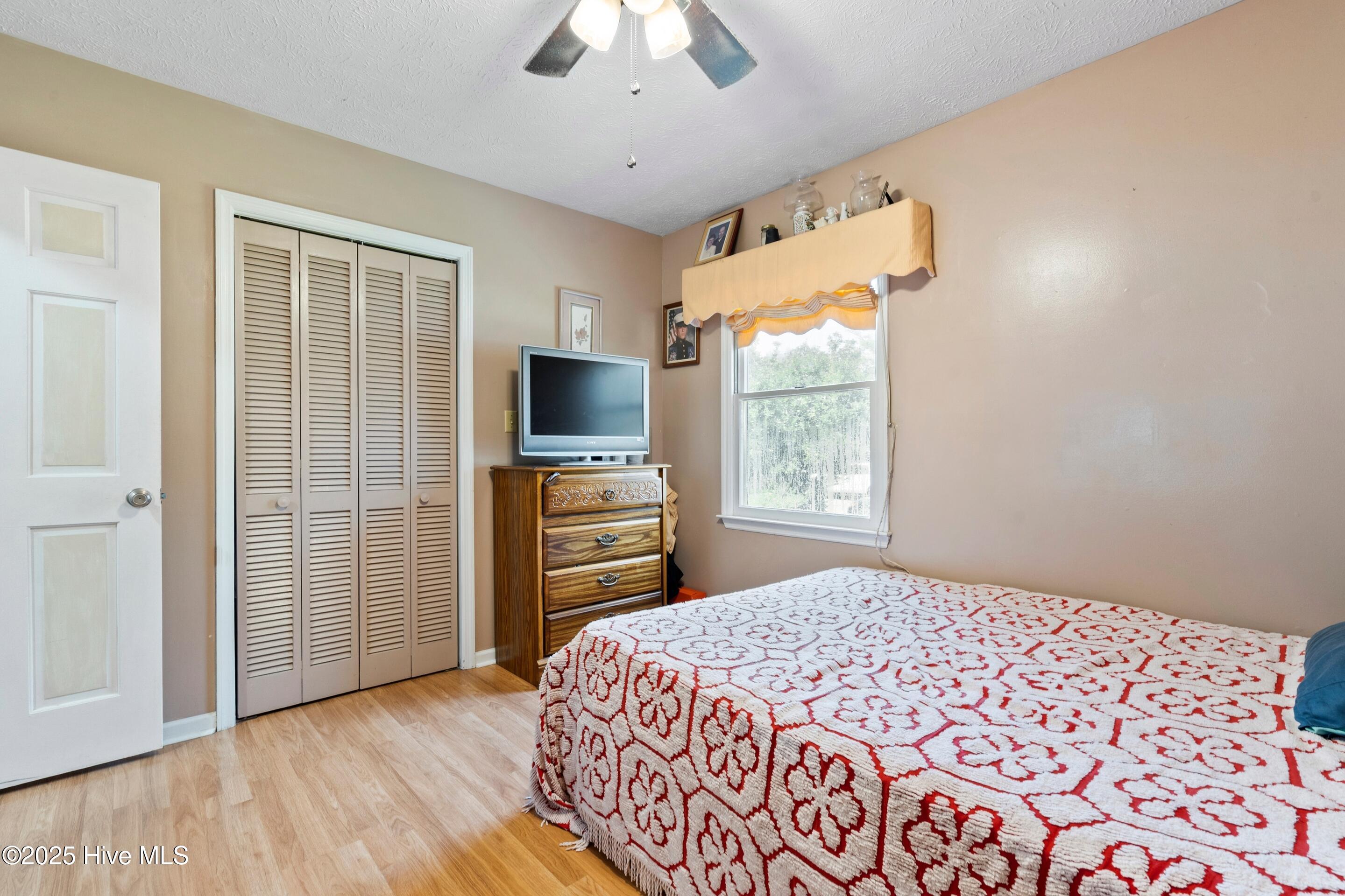 100560876 | Photo 28