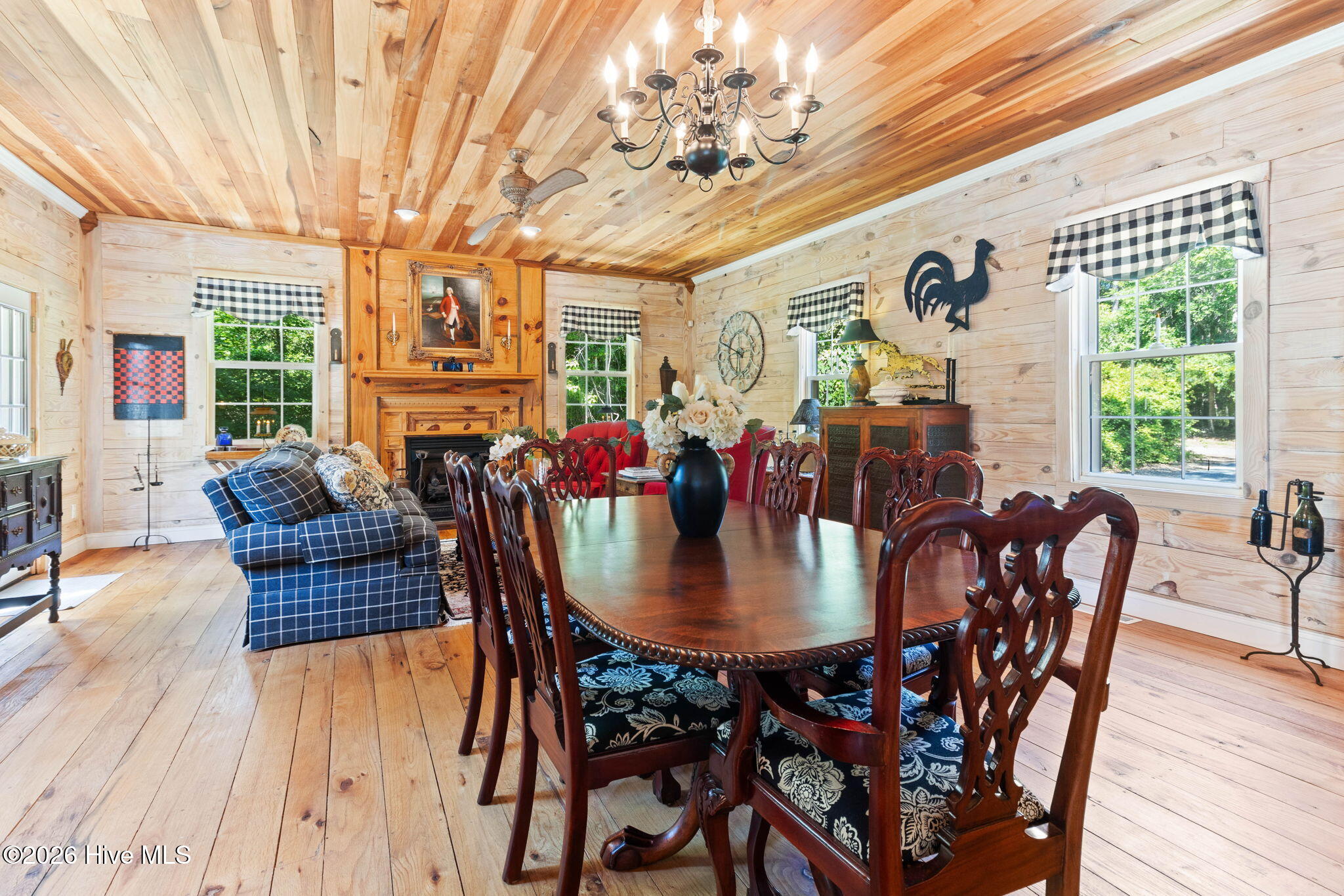 100554921 | Photo 15