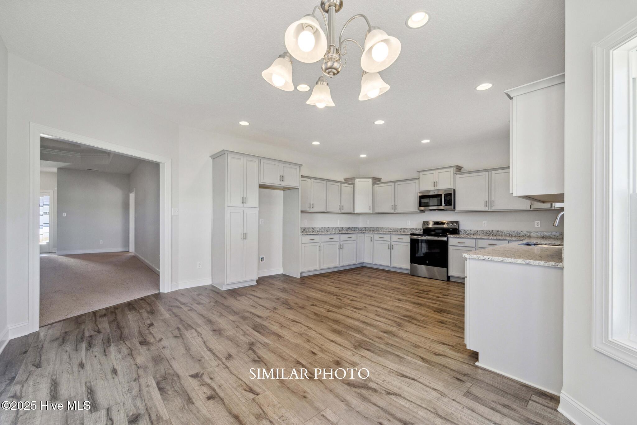 205 Windsor Run Boulevard, Jacksonville, NC 28546 – photo 11: SIMILAR PHOTO 13 (5)