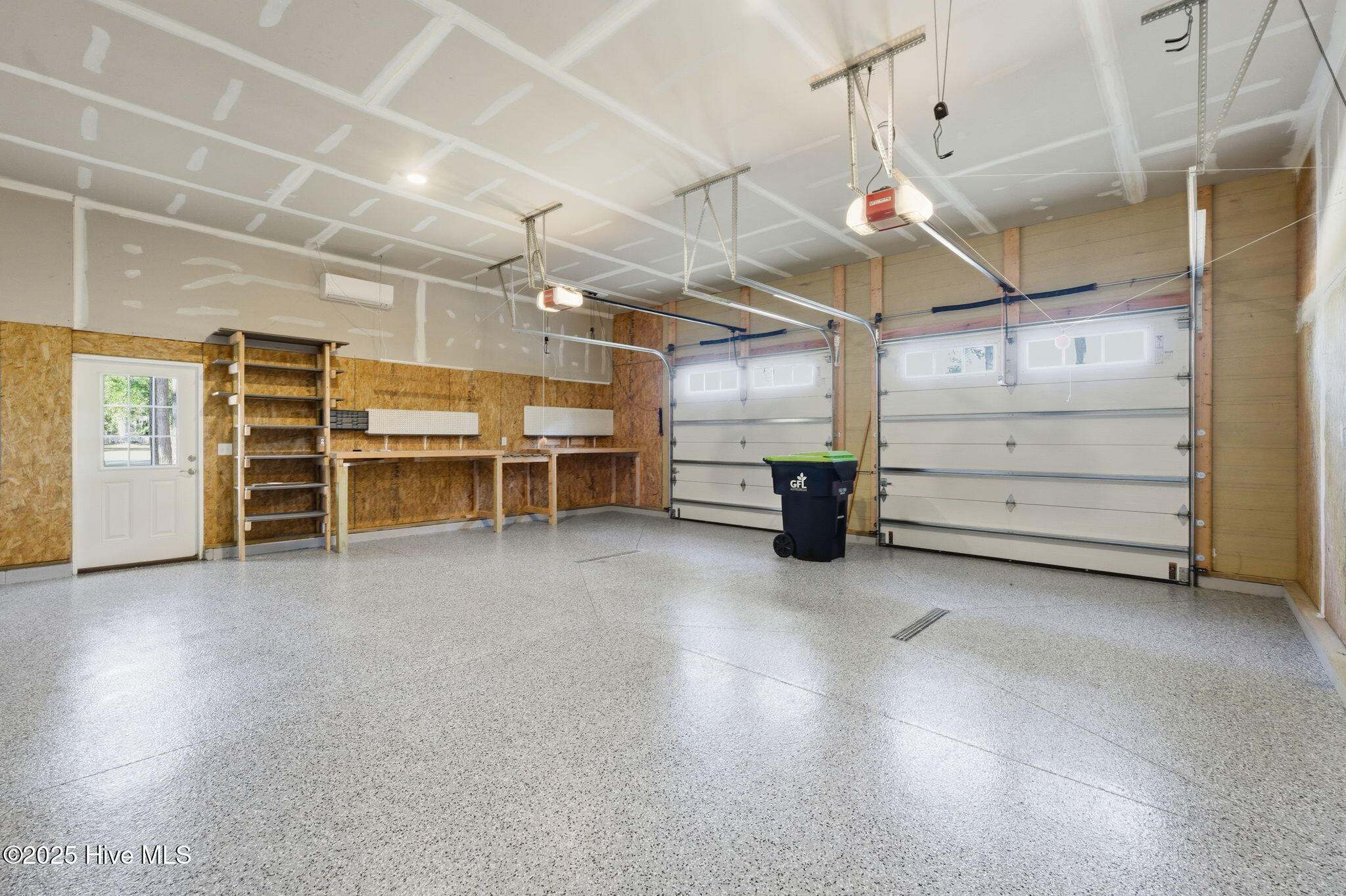 100535585 | Photo 111