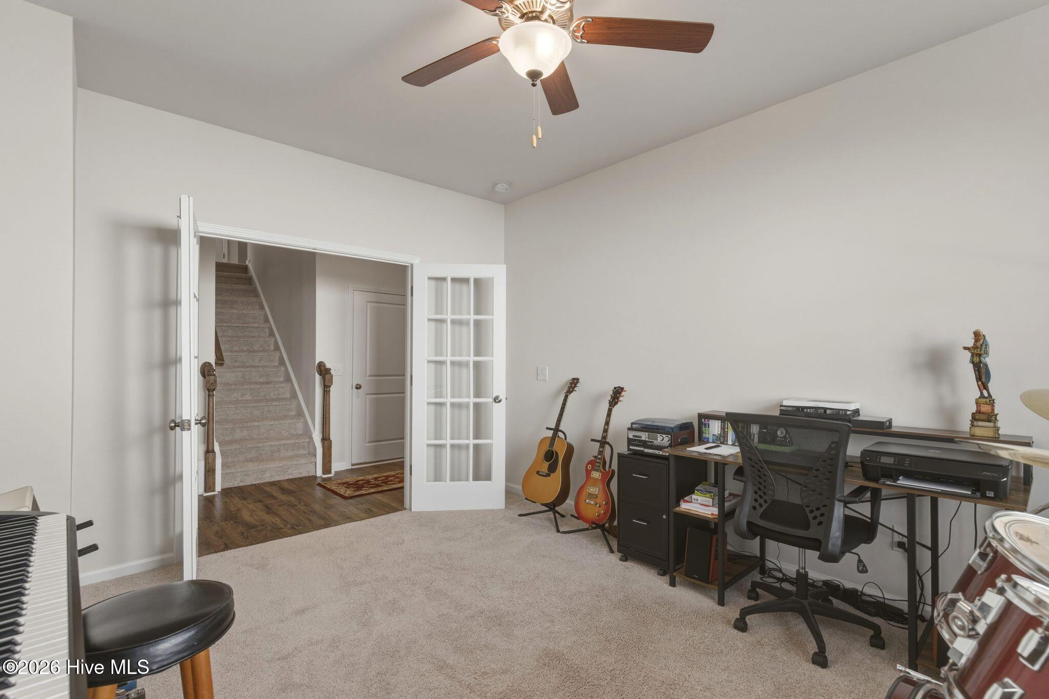 100563254 | Photo 19