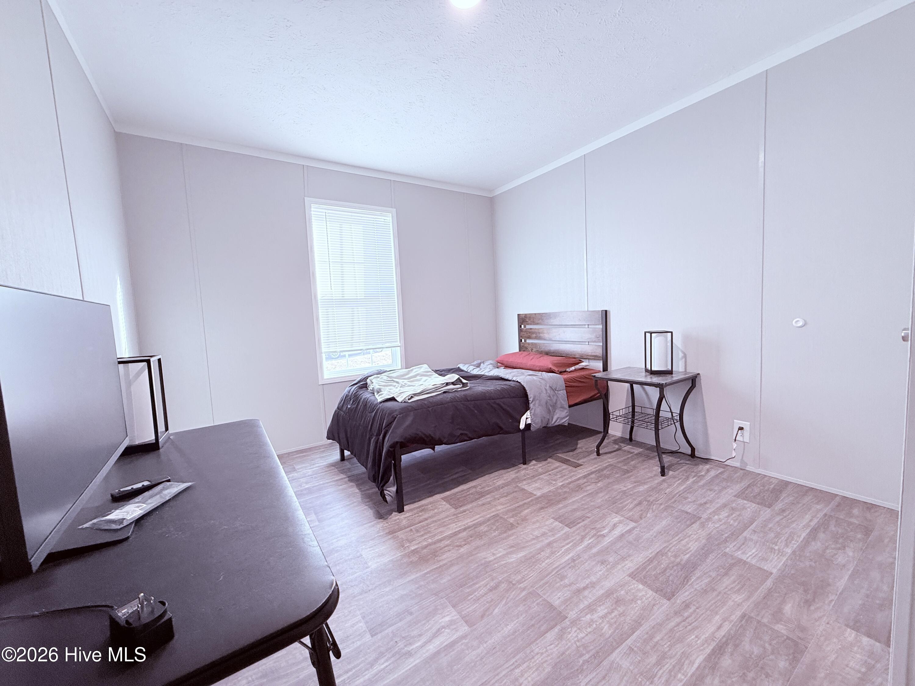 100548168 | Photo 11