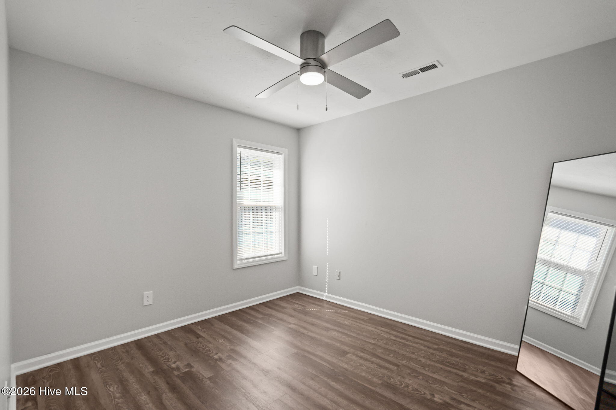 100556215 | Photo 42