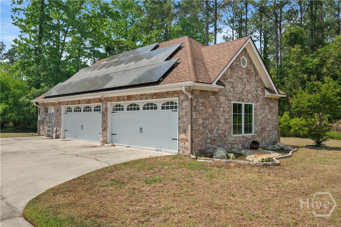Detached Garage