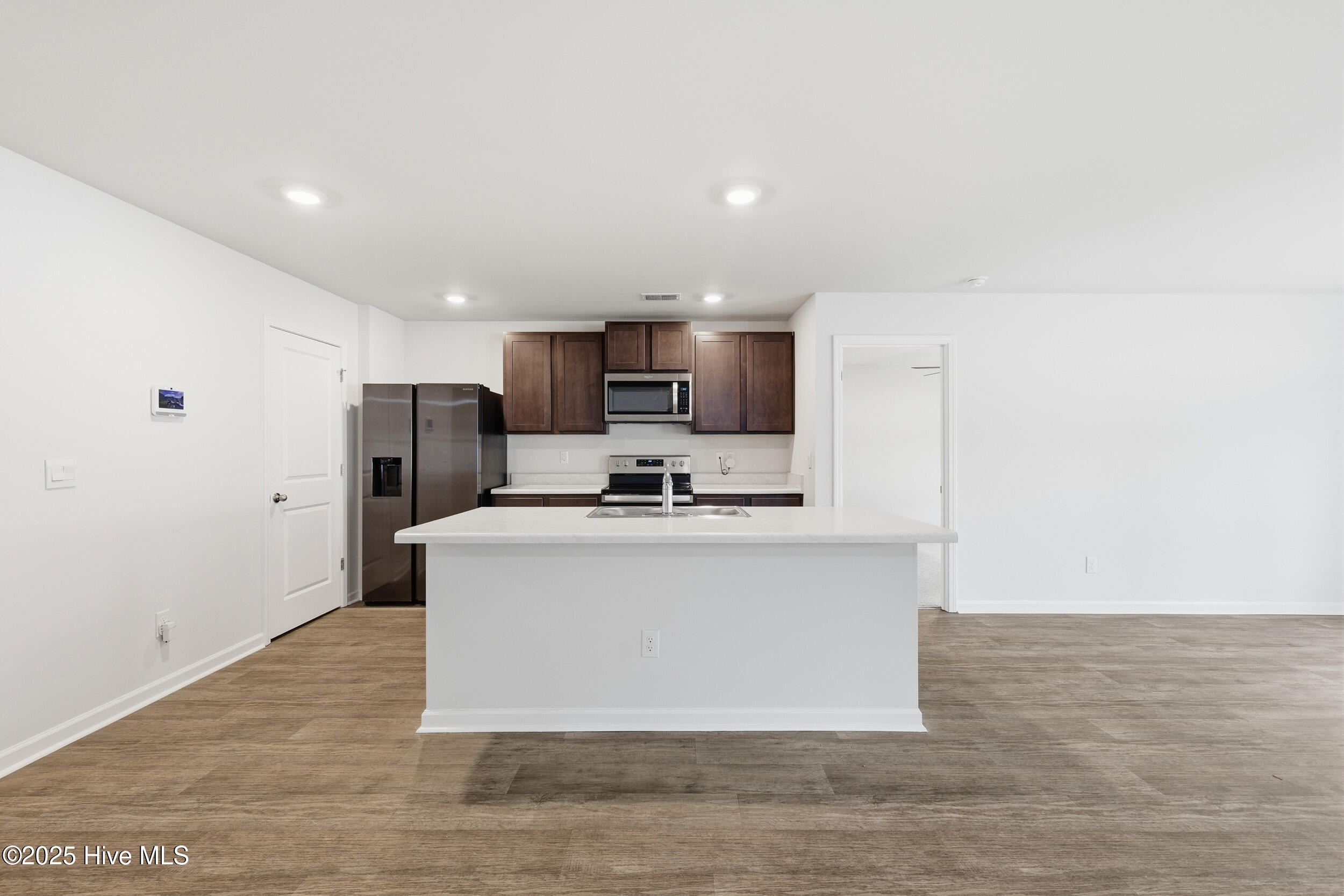 100543027 | Photo 11