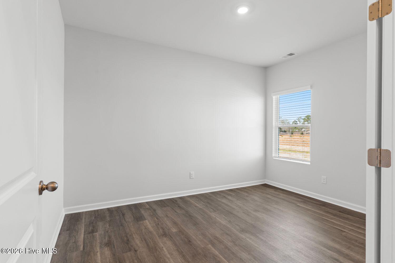 100535209 | Photo 43