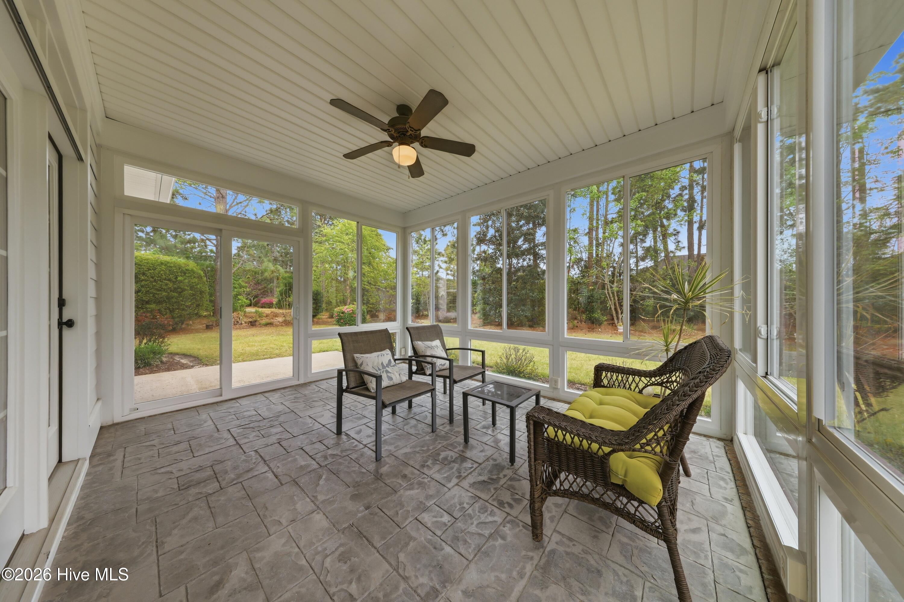 100565162 | Photo 32