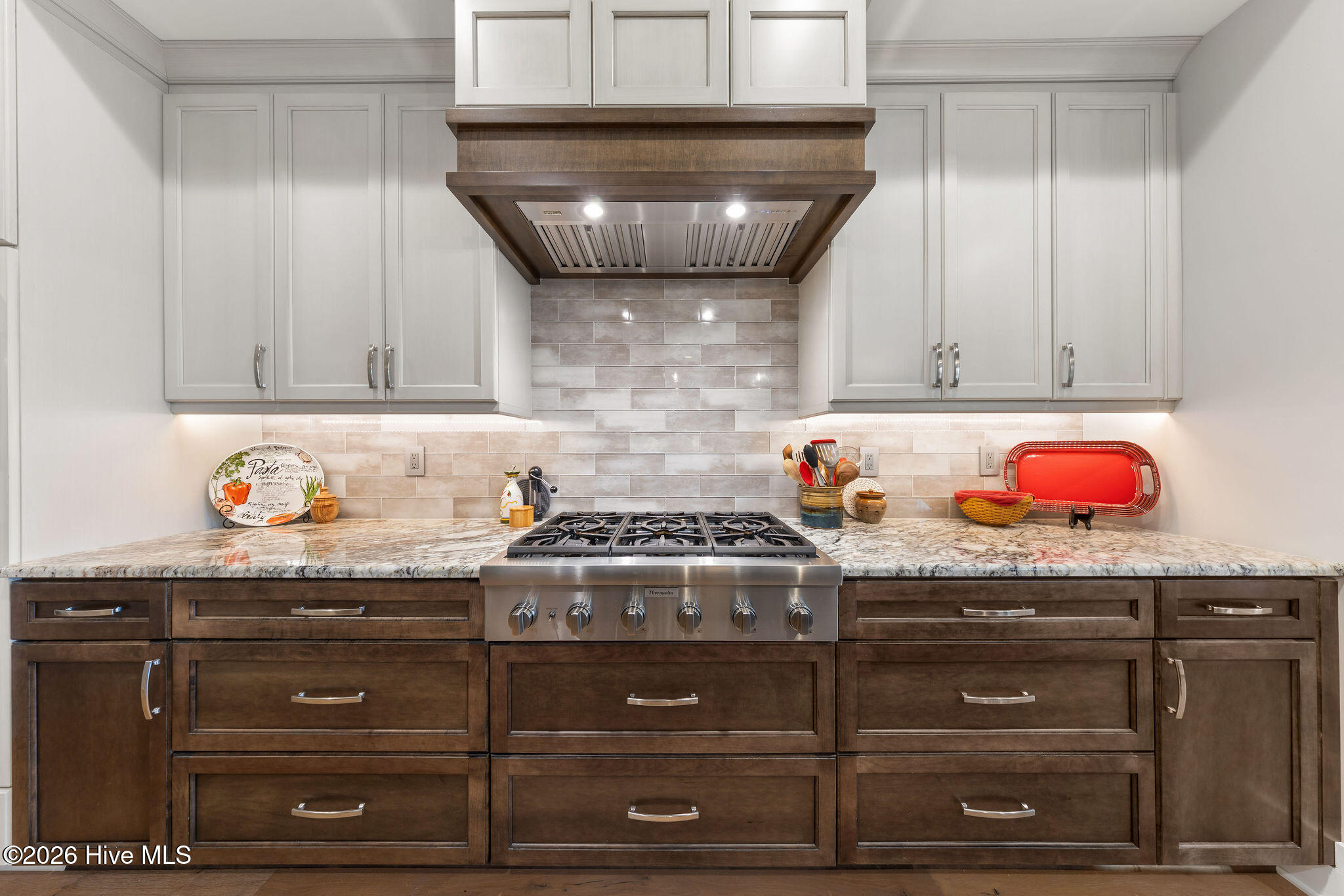 100552329 | Photo 18