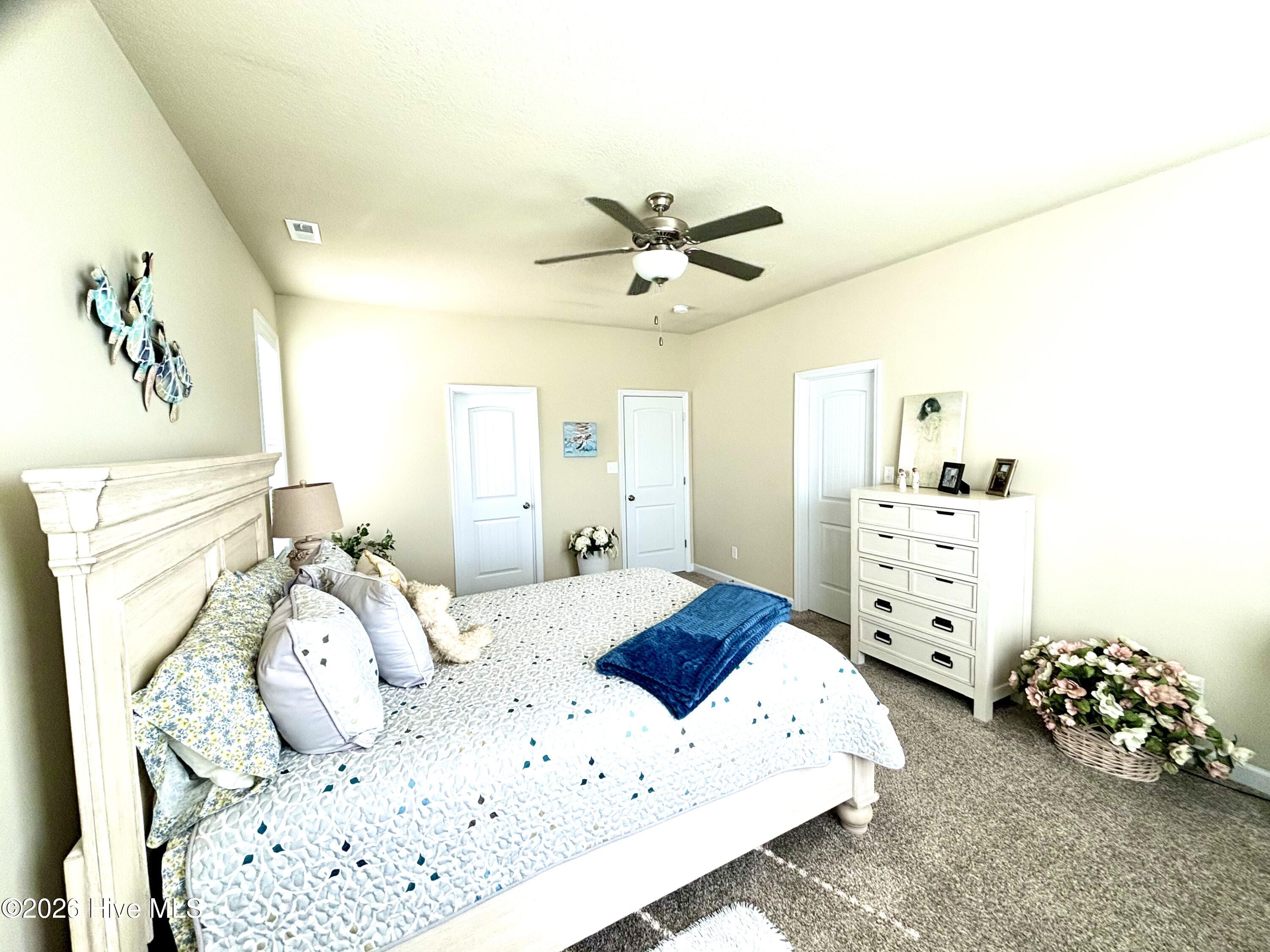 100560675 | Photo 25