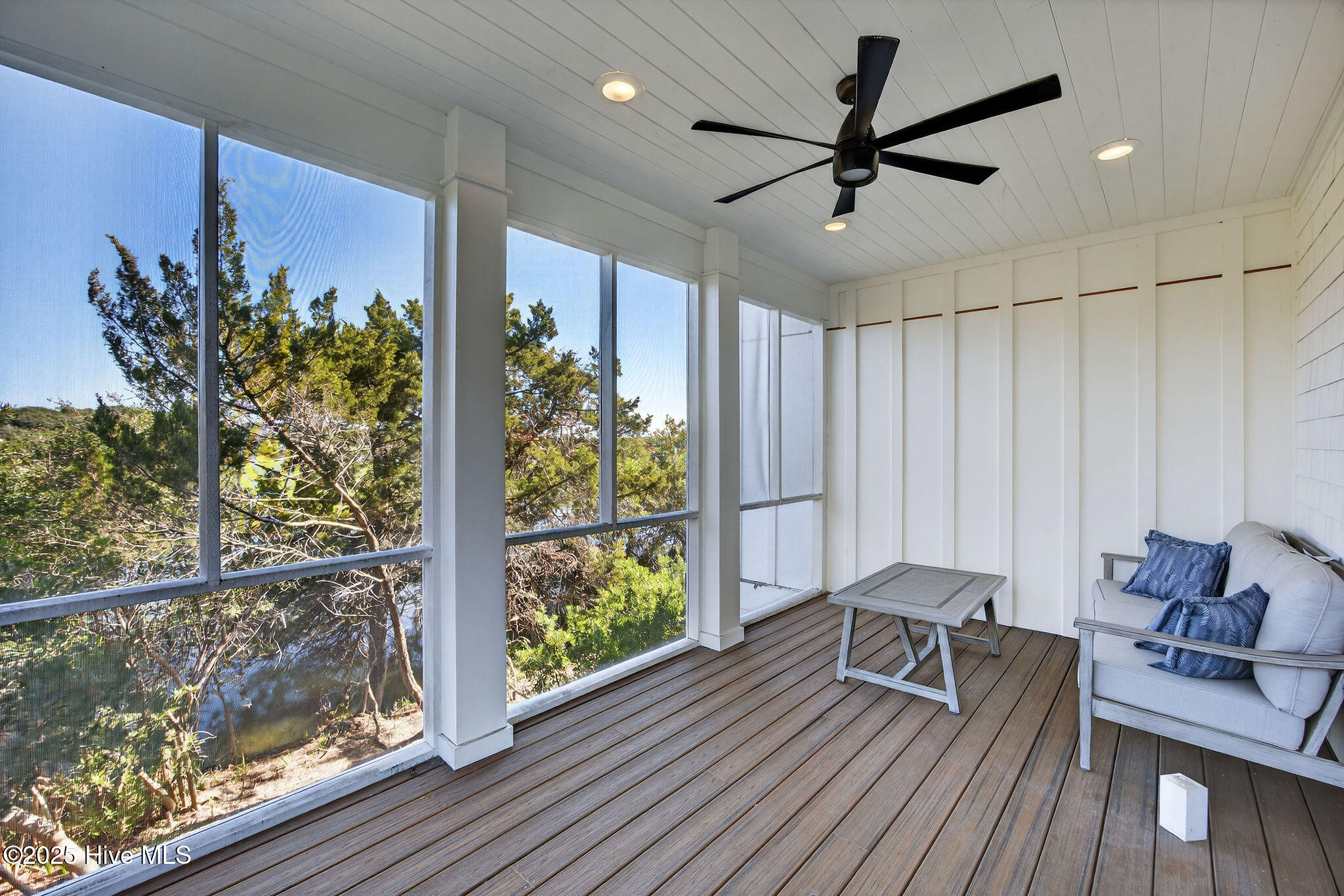 100541250 | Photo 80