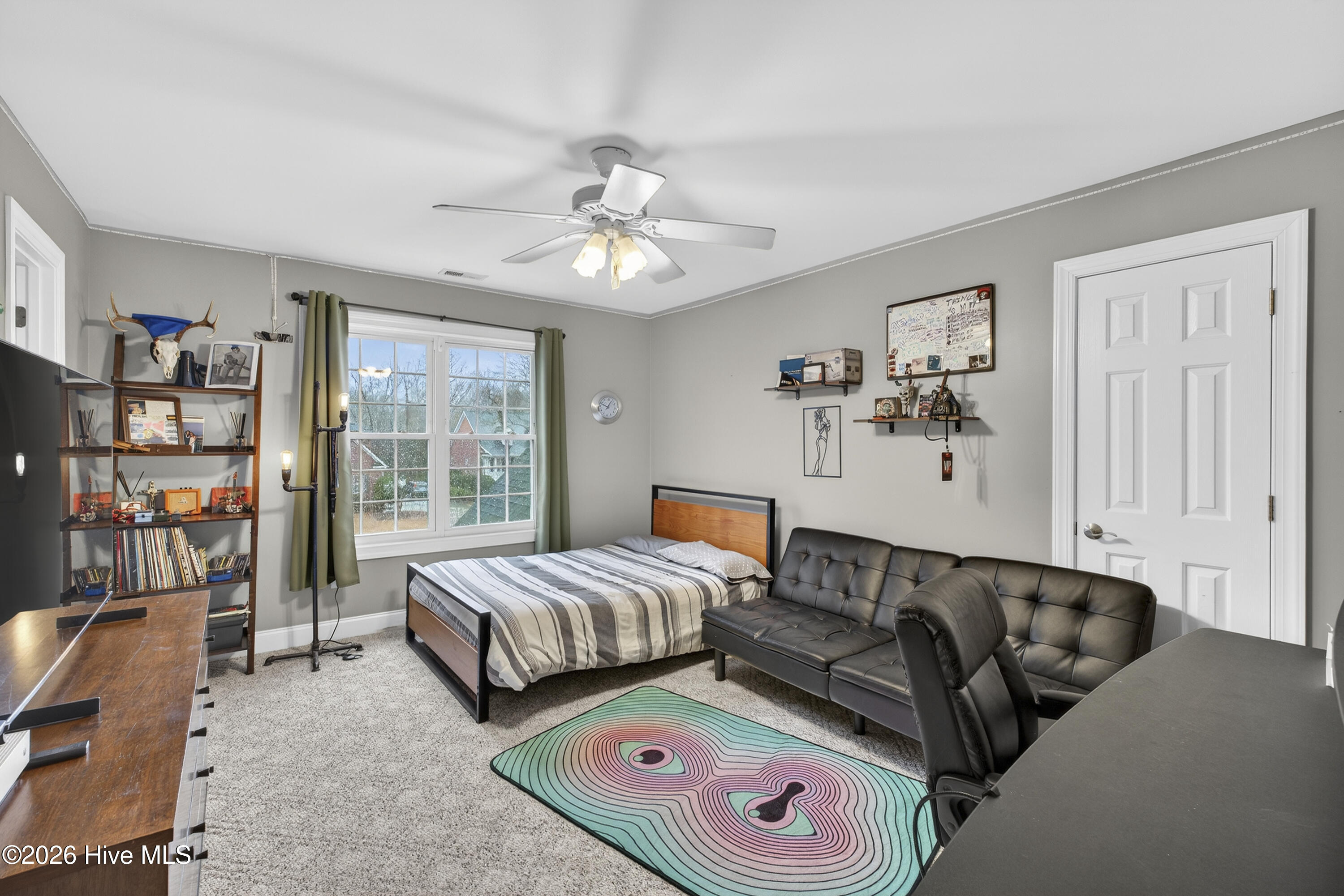 100557887 | Photo 40