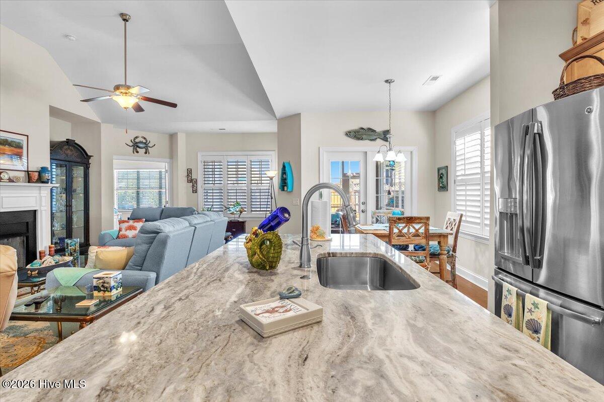 100549972 | Photo 13