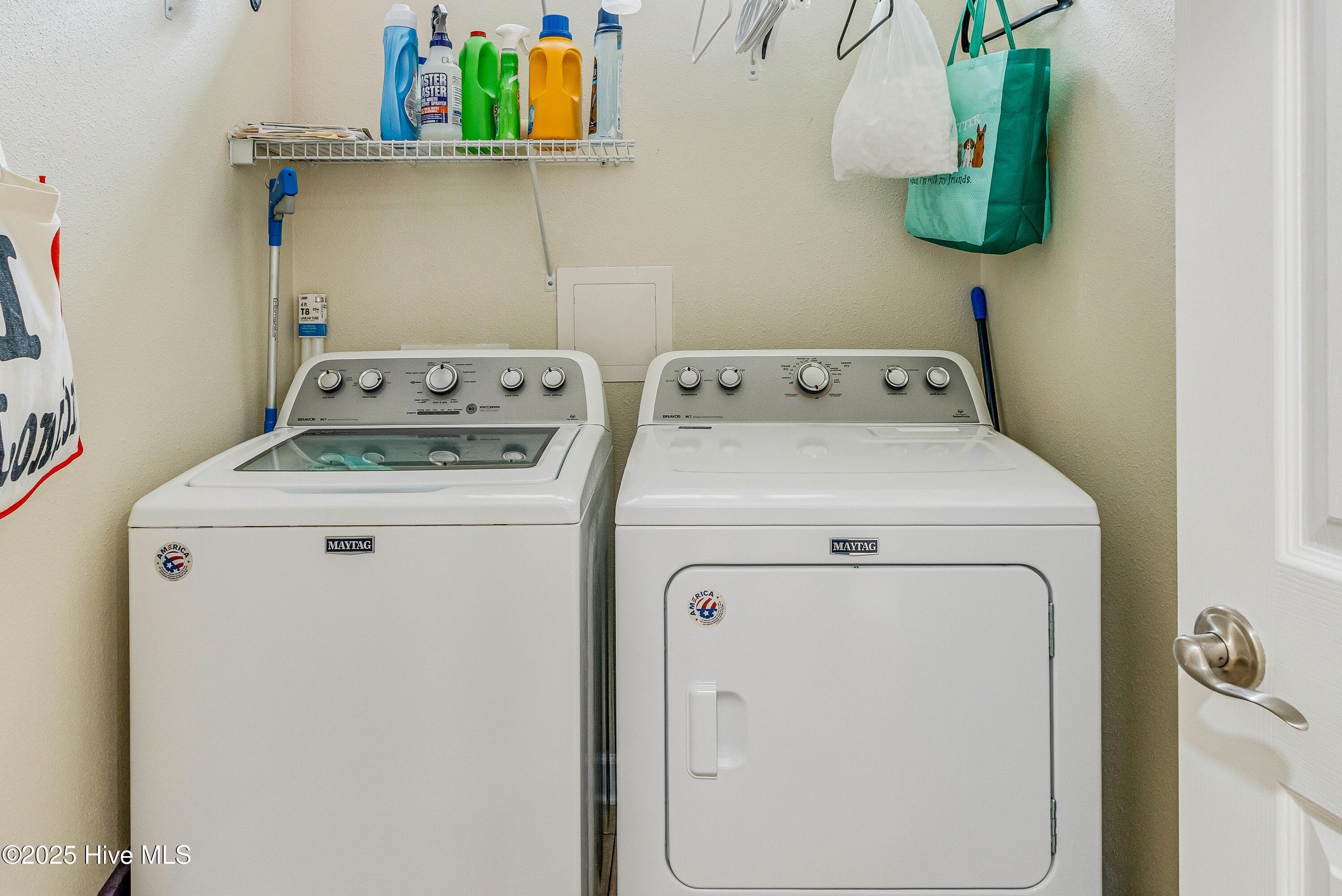 100547221 | Photo 24