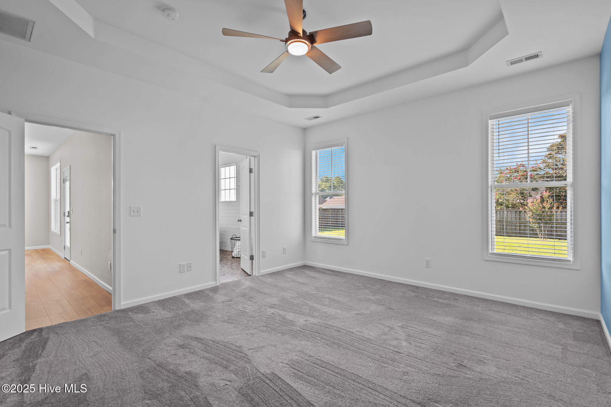 100547166 | Photo 17