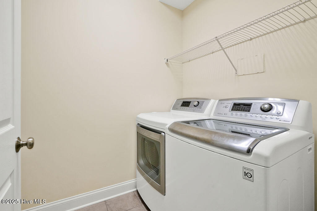 100520248 | Photo 23