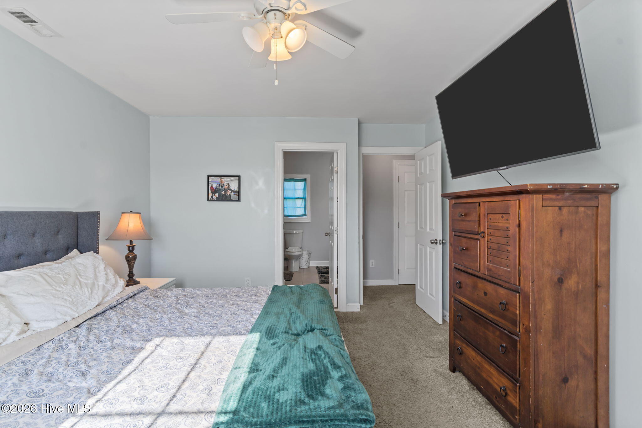 100564590 | Photo 25