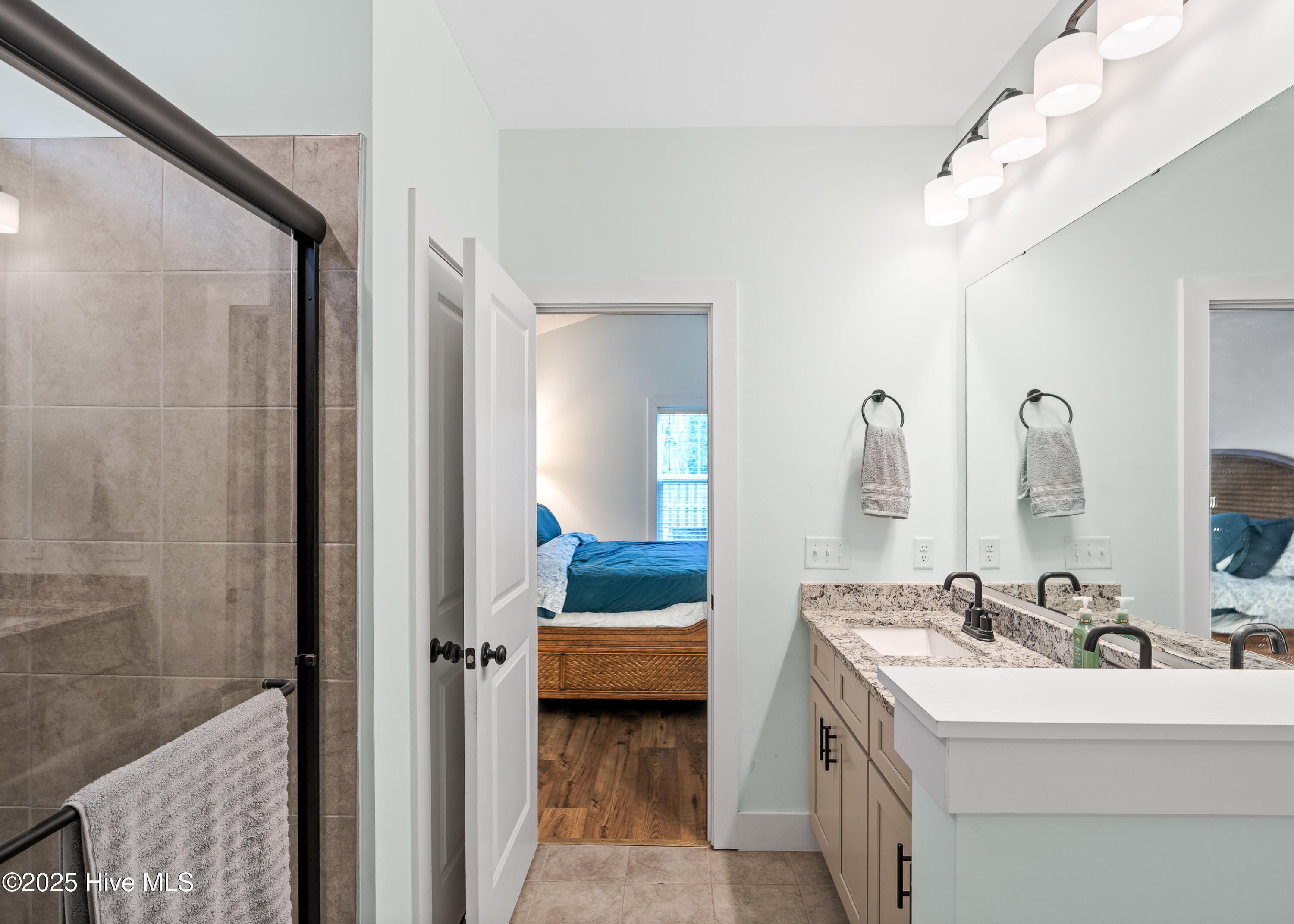 100539814 | Photo 23