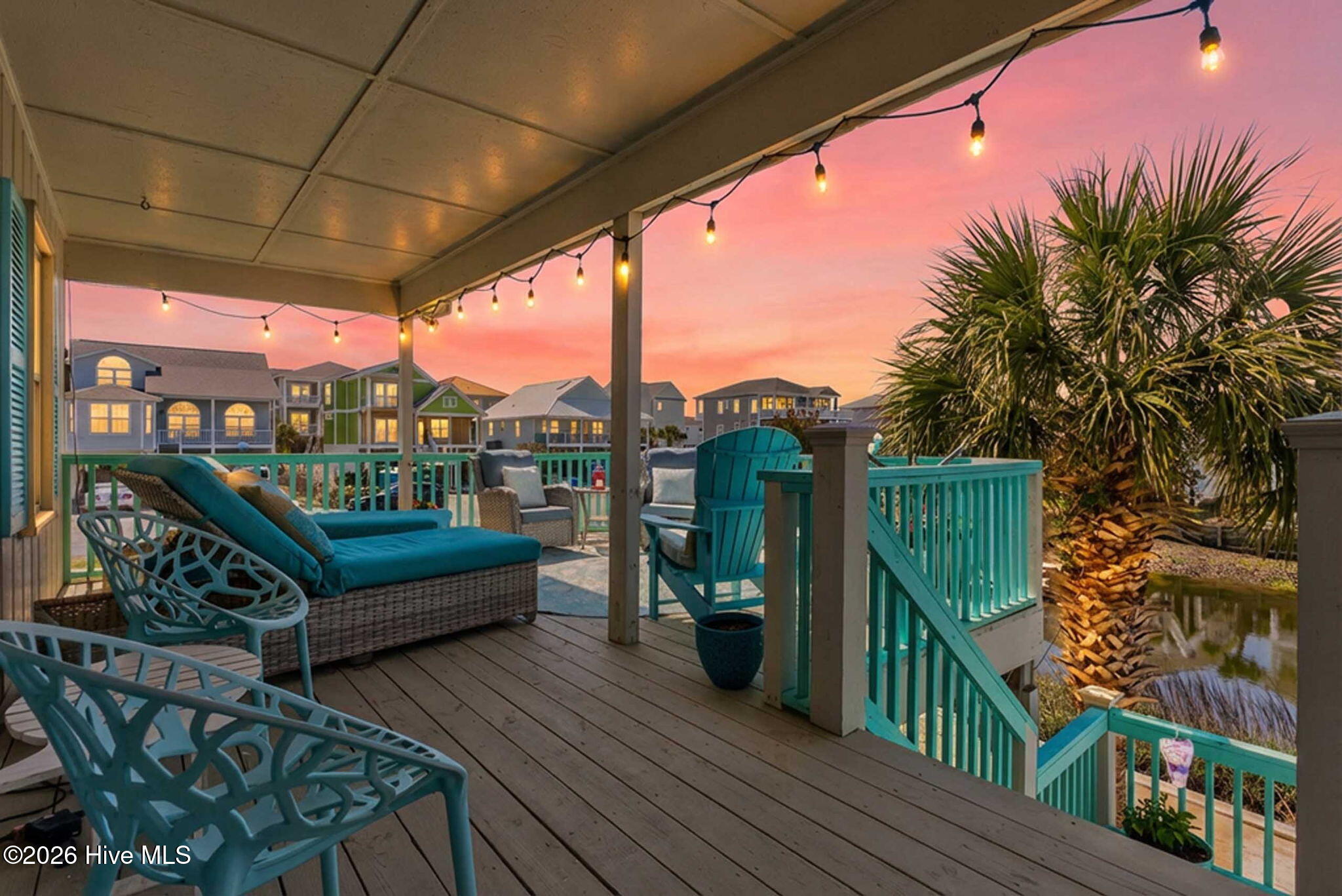 100560739 | Photo 16