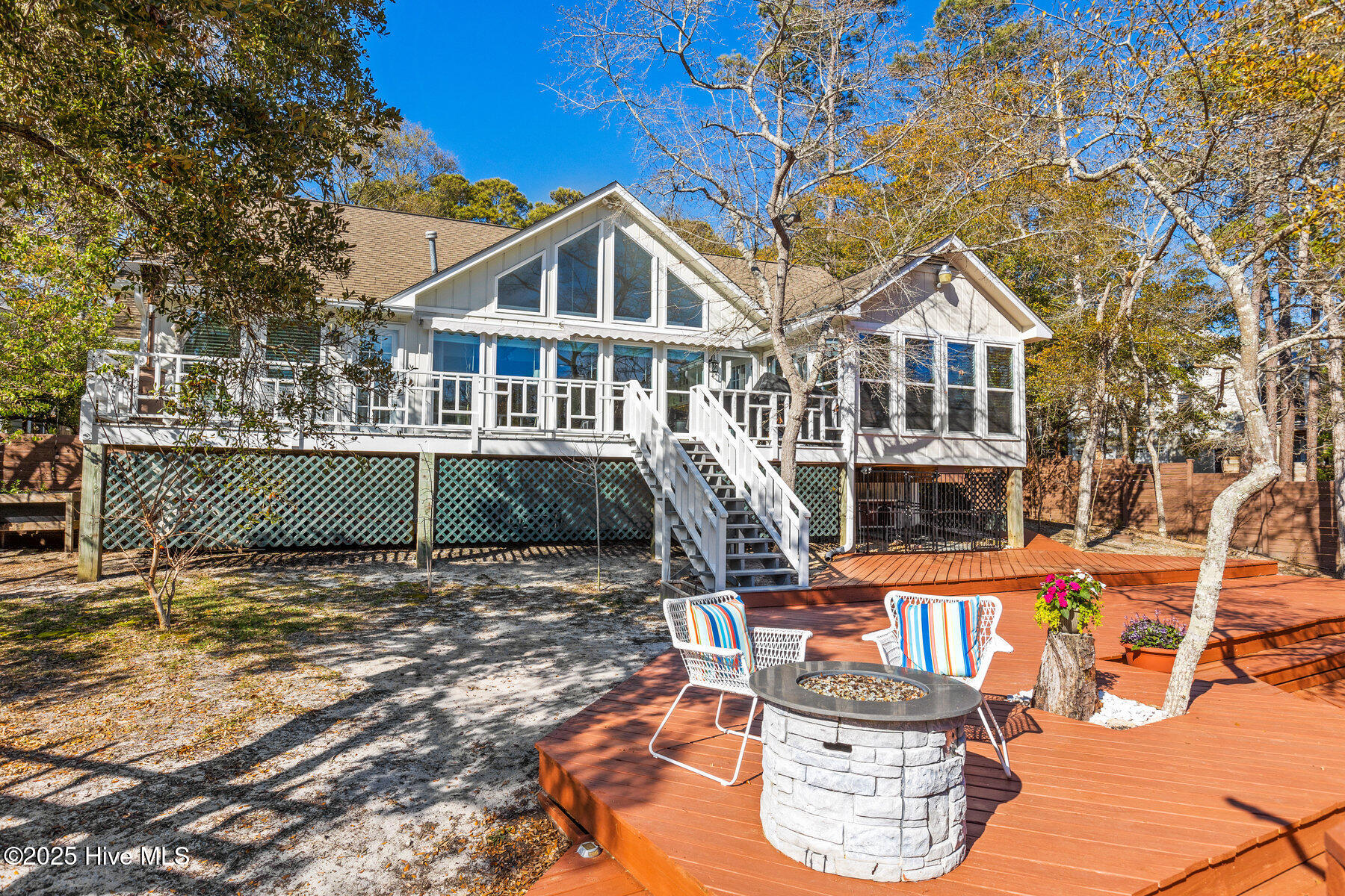 100497400 | Photo 35