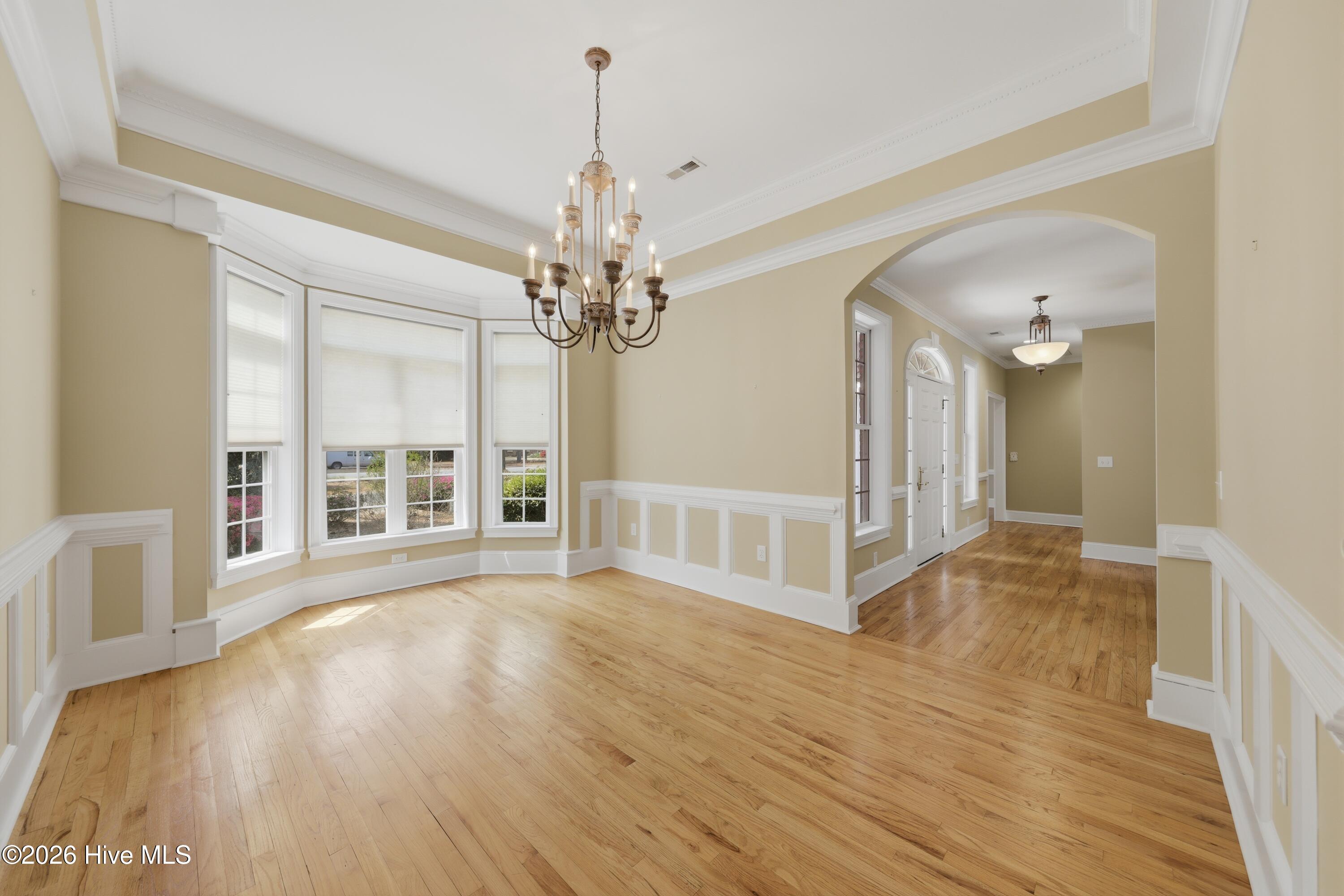 100564679 | Photo 25