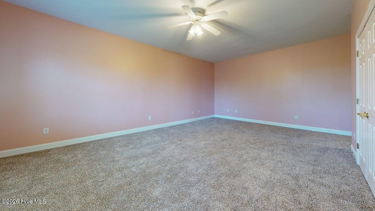 100568487 | Photo 27