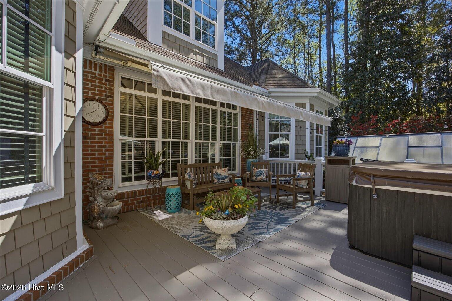 100564317 | Photo 43