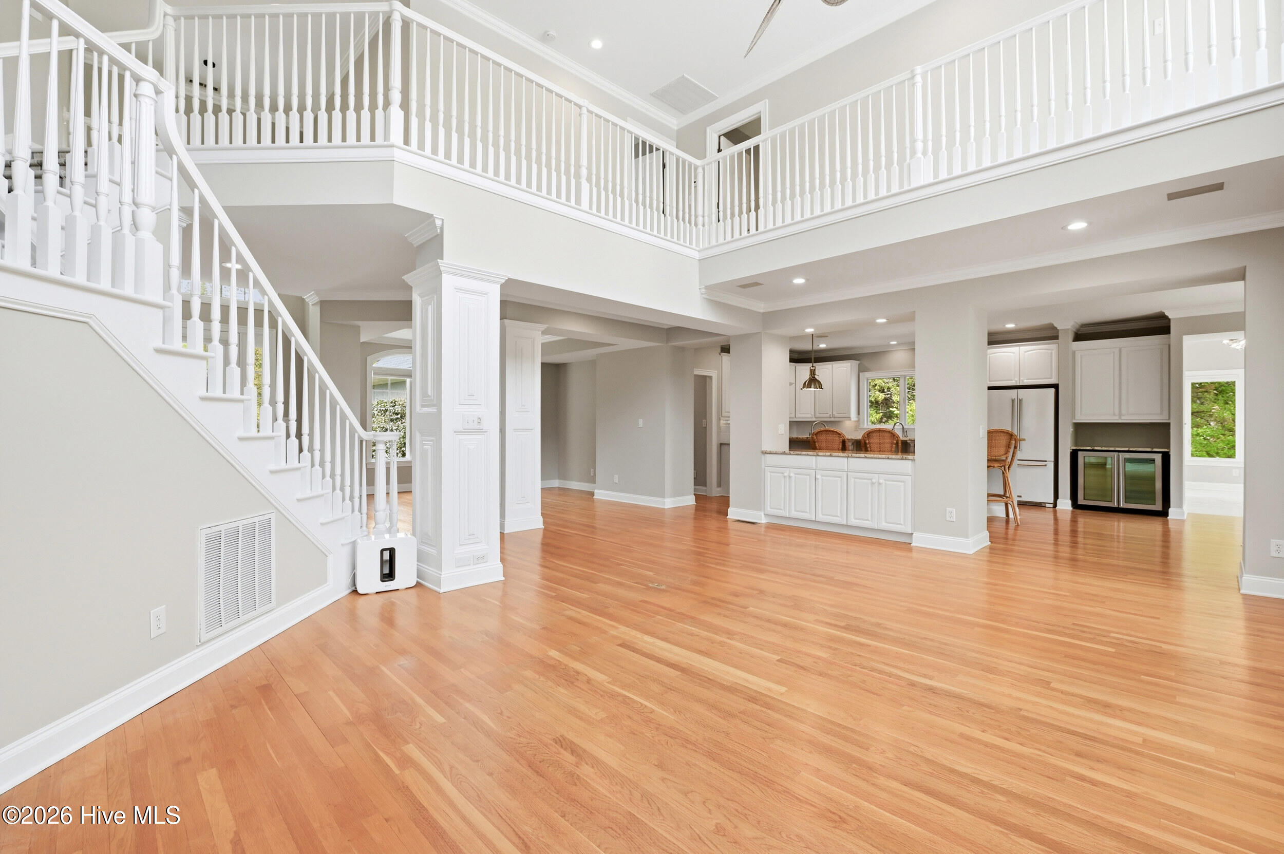 100566149 | Photo 17