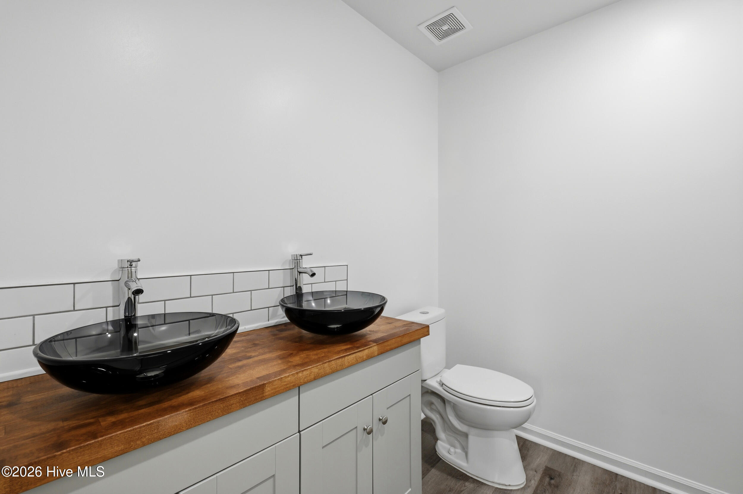 100562899 | Photo 21