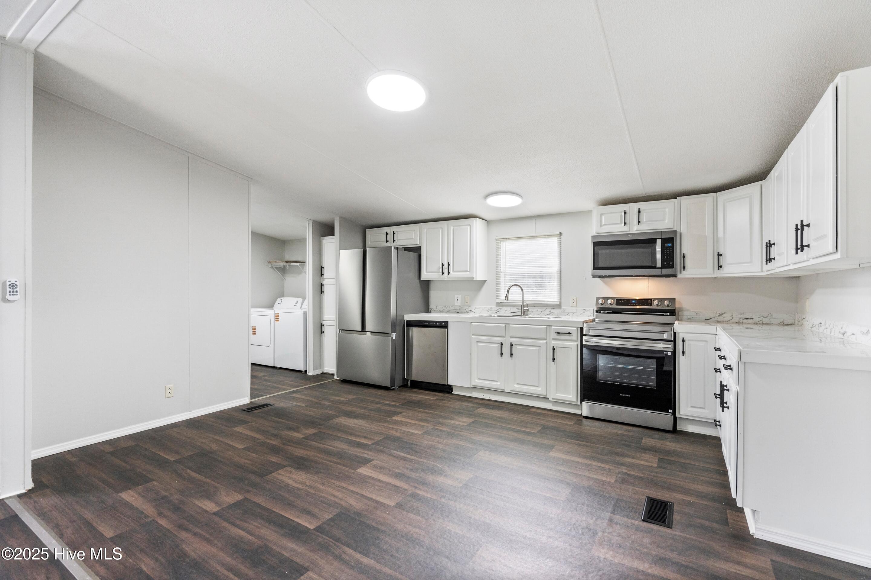 100535614 | Photo 17