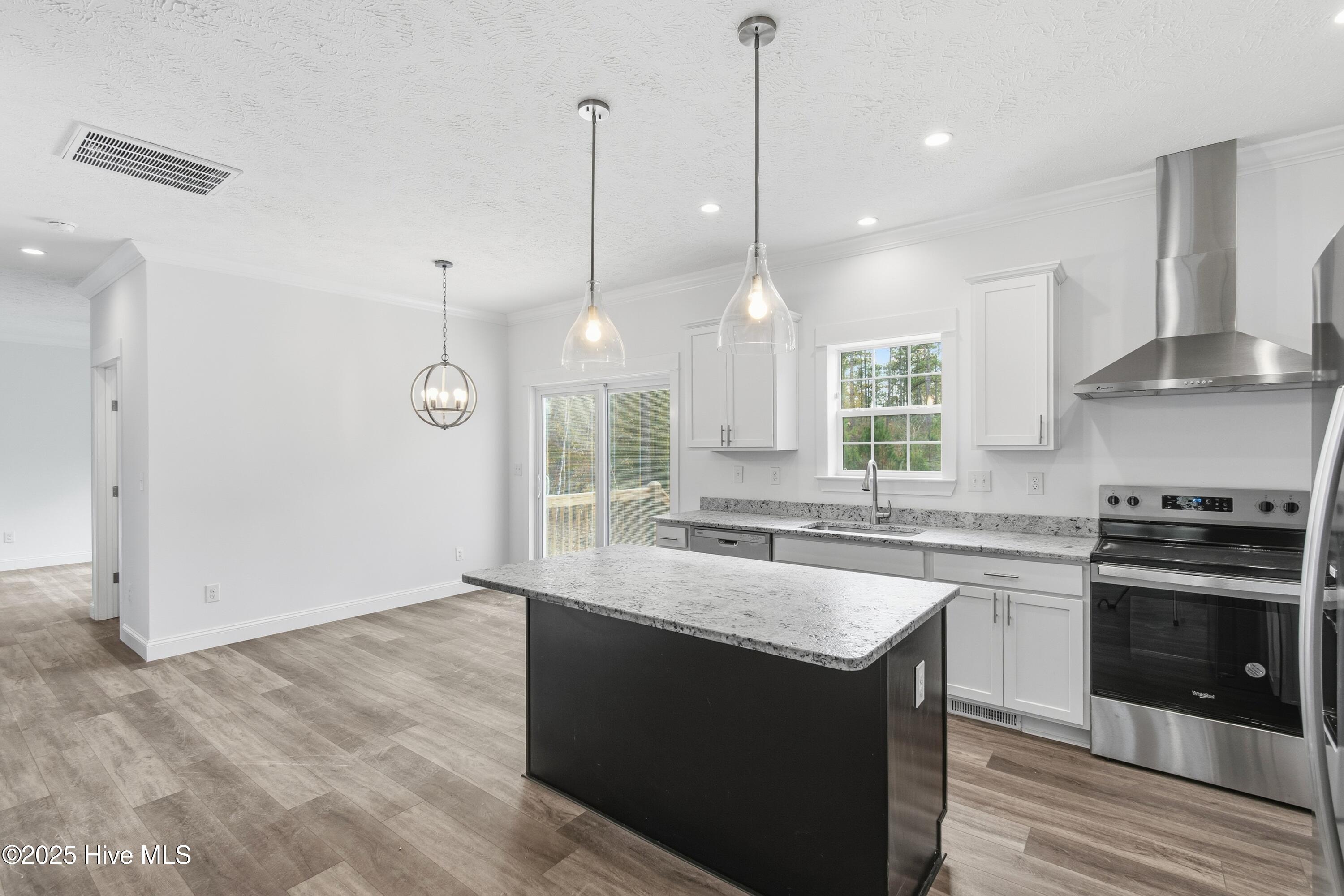 100544573 | Photo 13