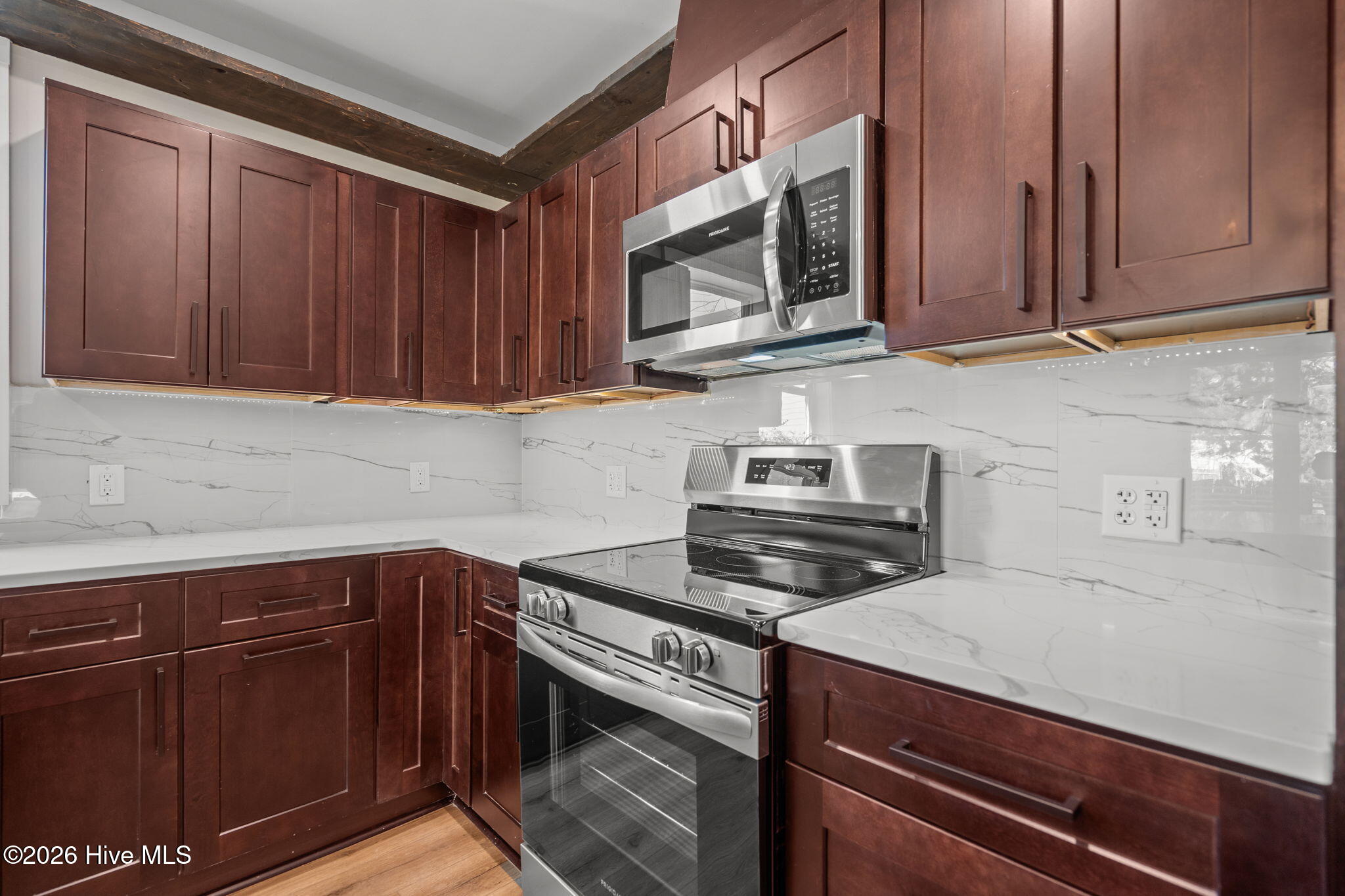 100550651 | Photo 27