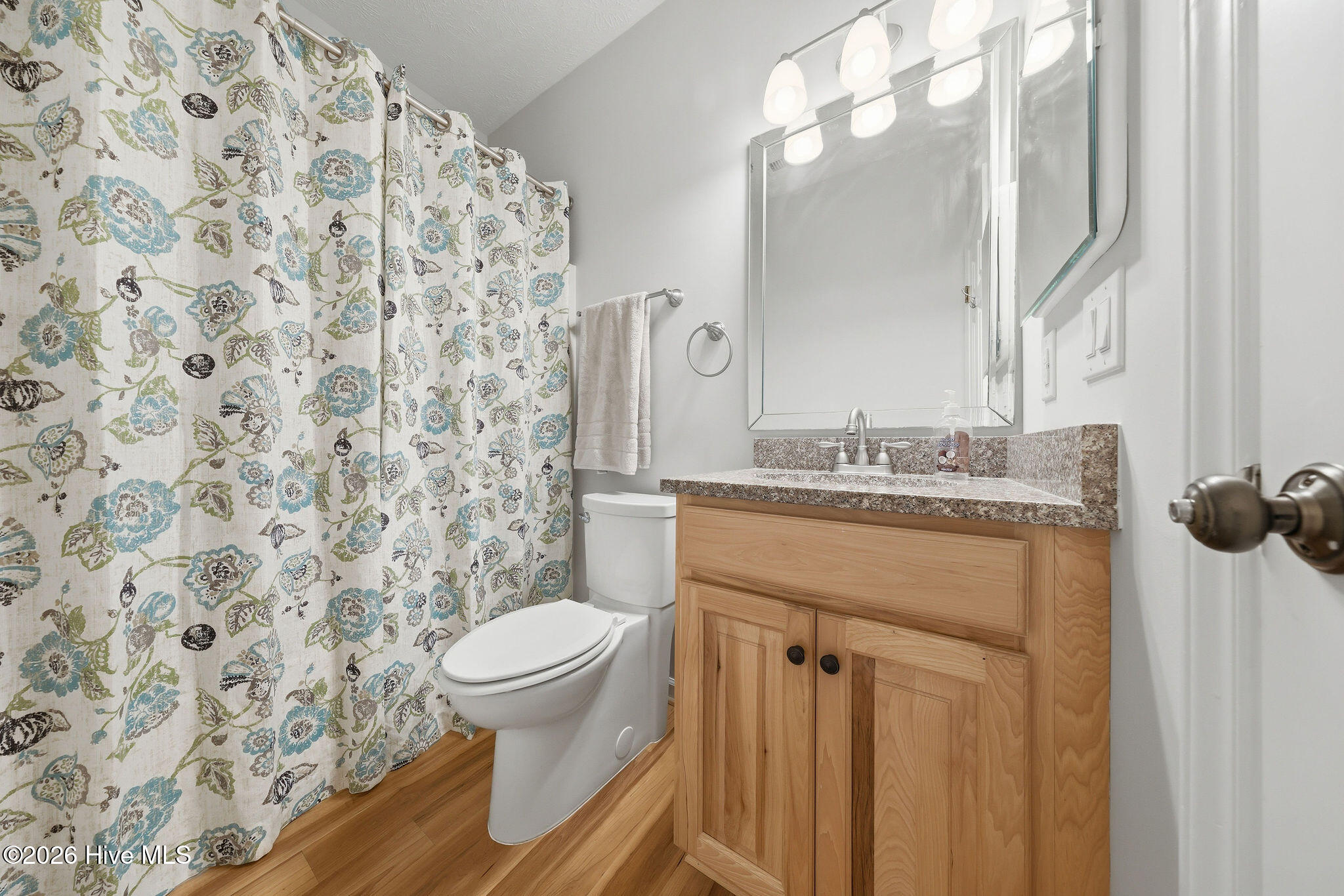 100569569 | Photo 17