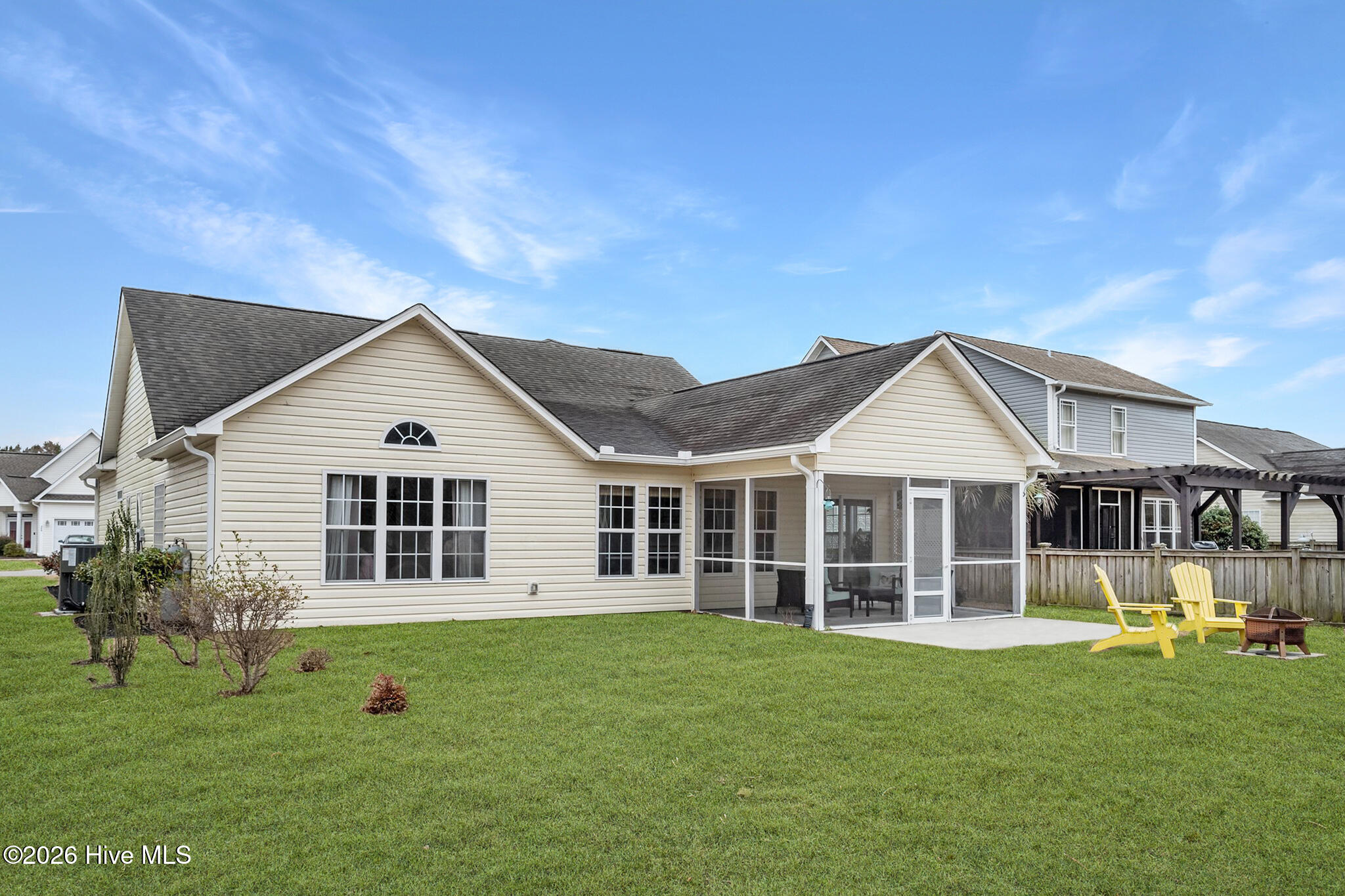 100566120 | Photo 38