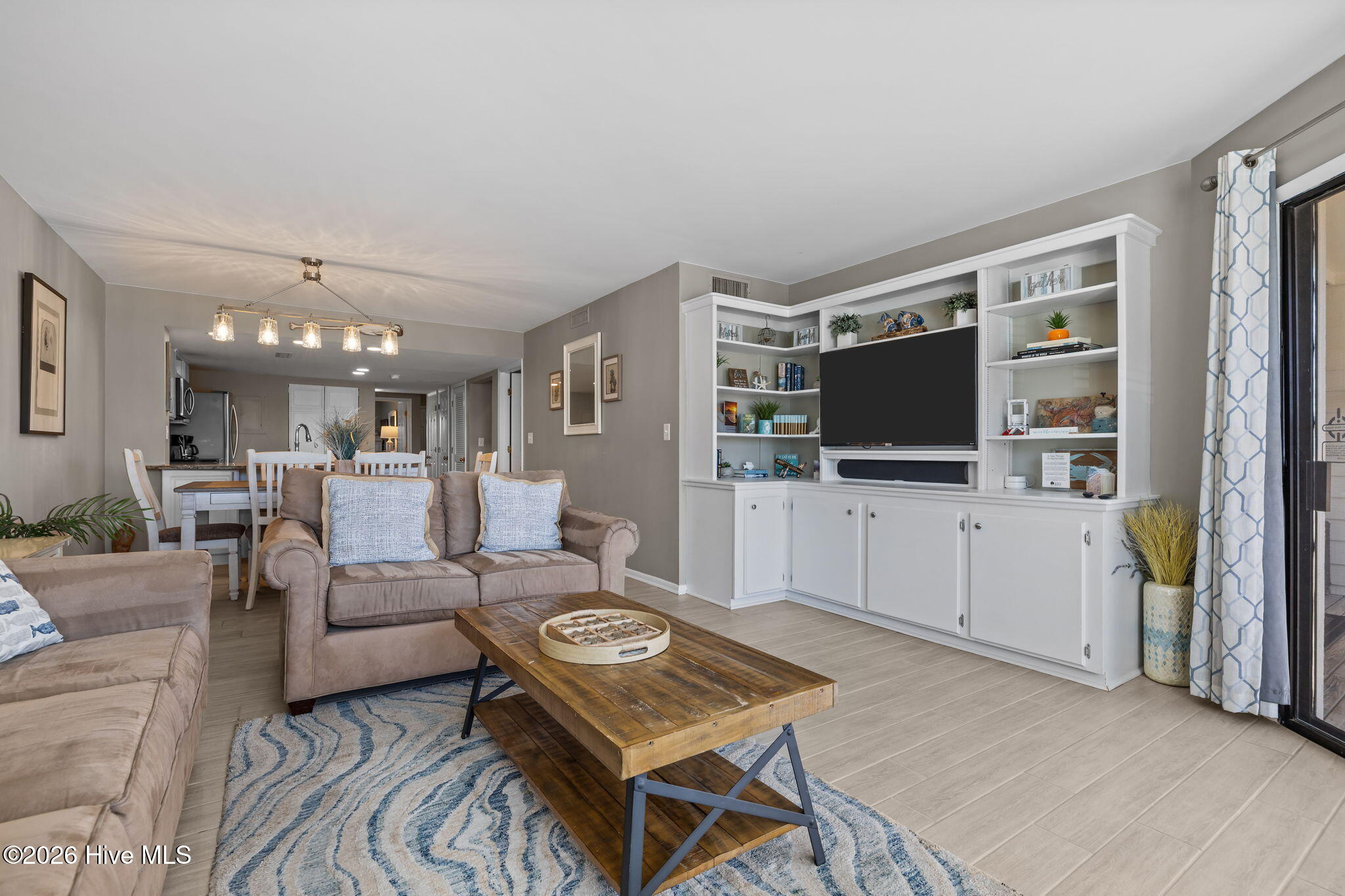 100551765 | Photo 15